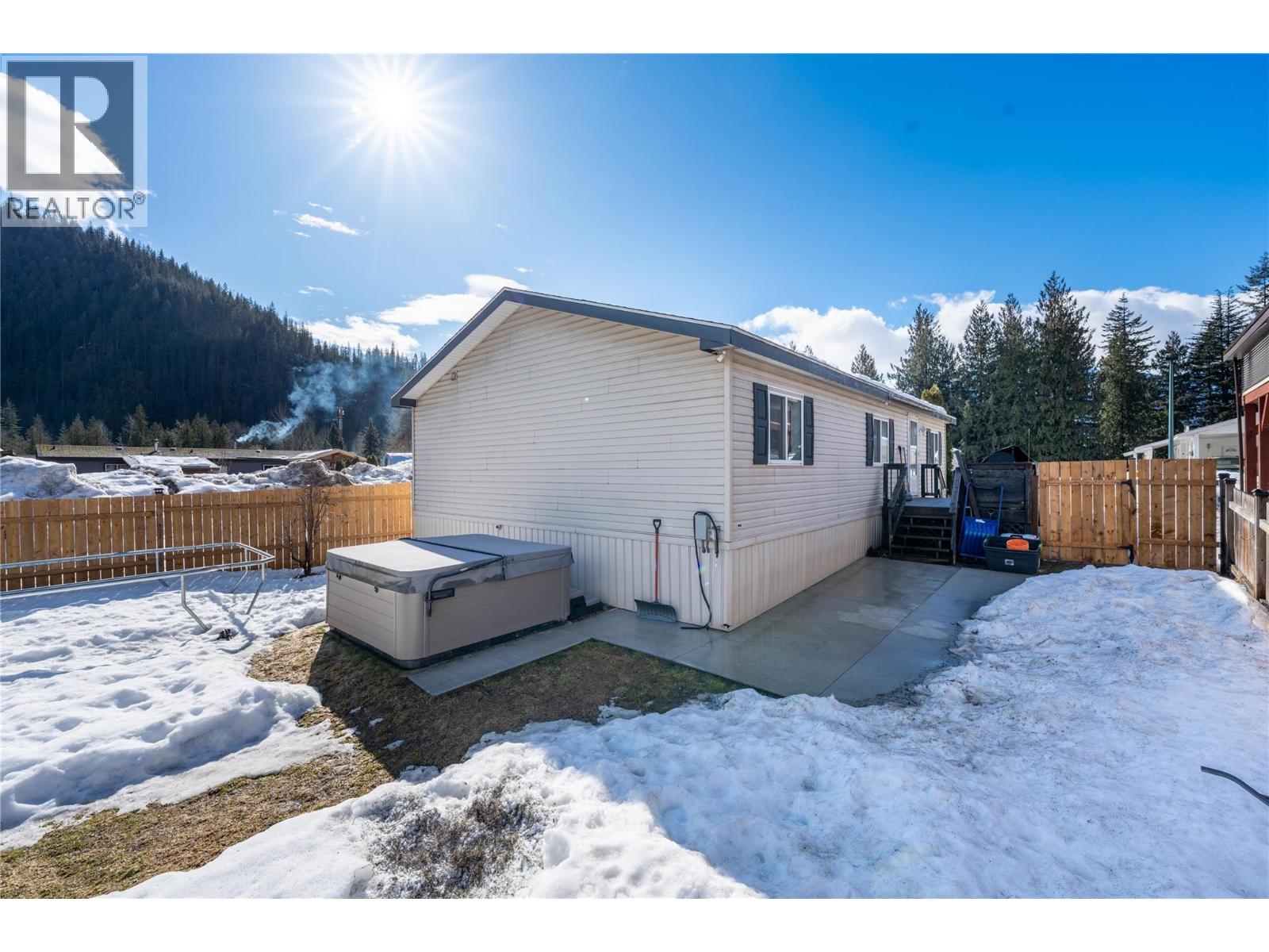 23 Johnson Way, Revelstoke