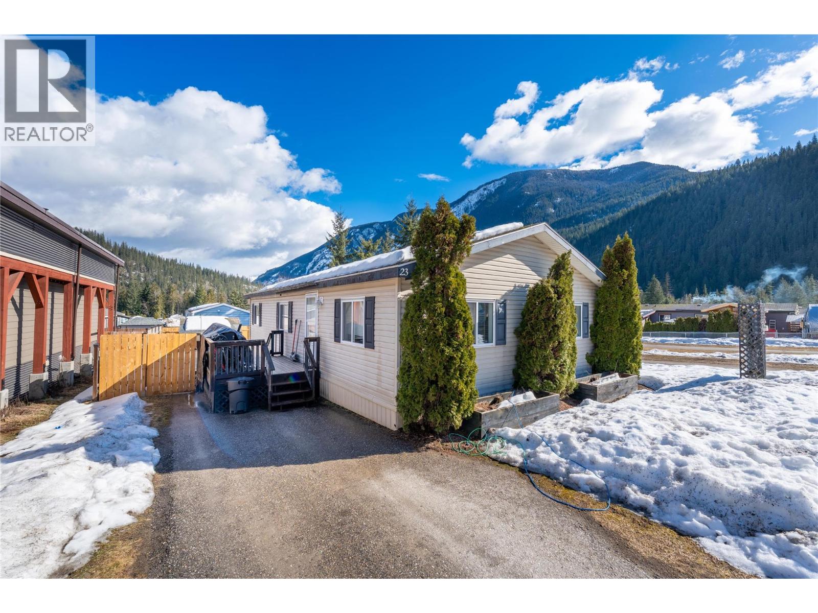 23 Johnson Way, Revelstoke
