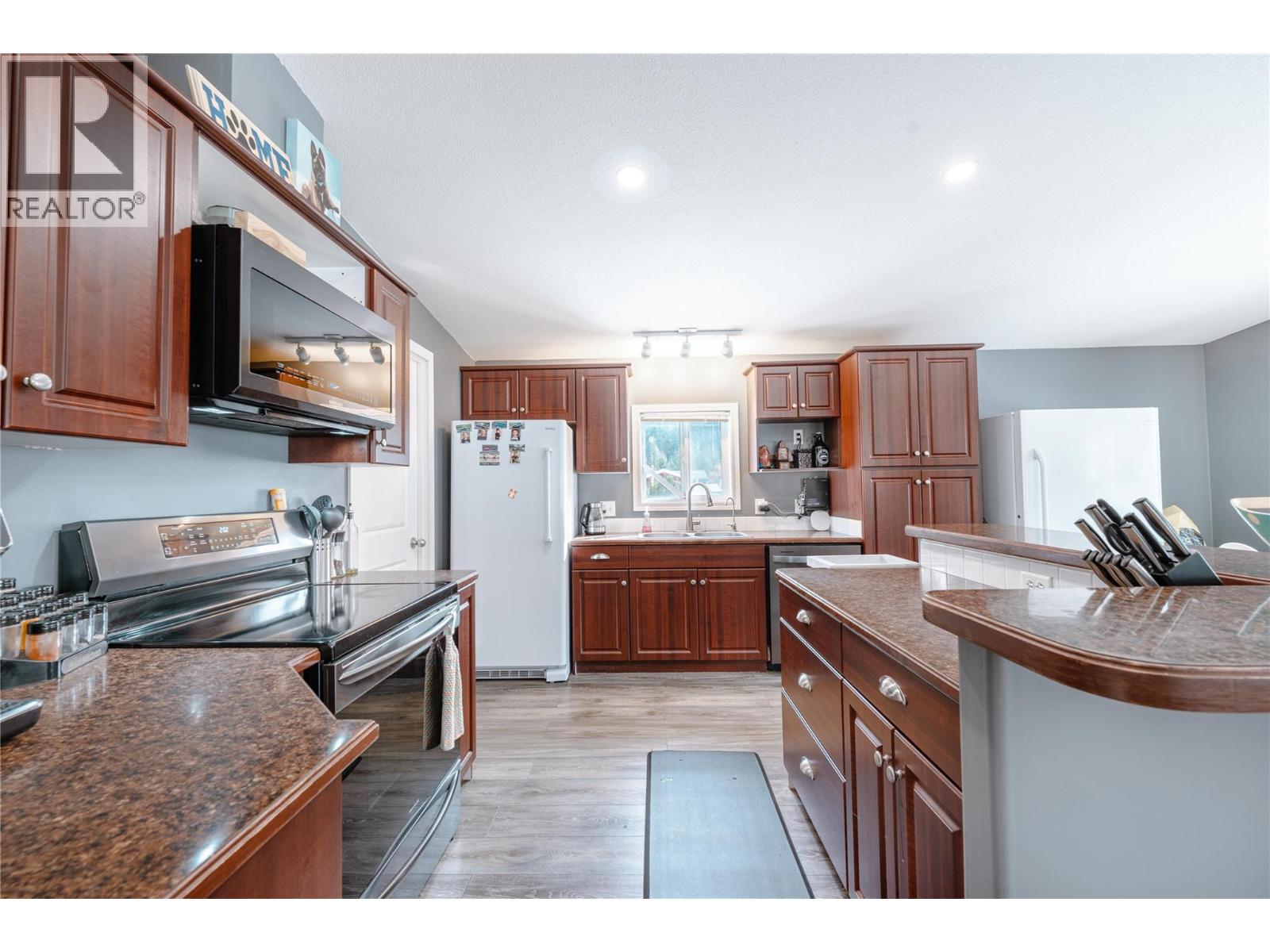 23 Johnson Way, Revelstoke