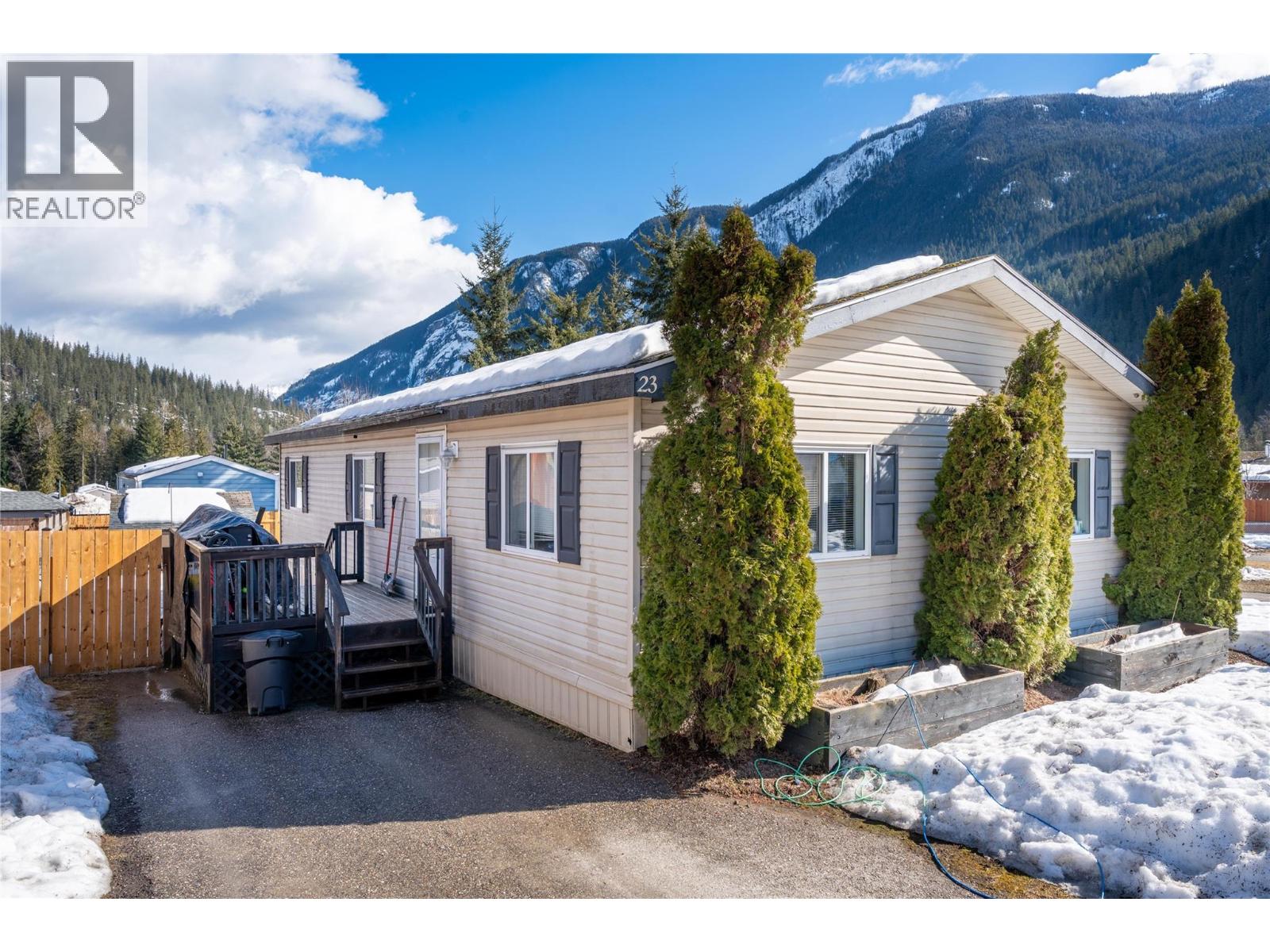 23 Johnson Way, Revelstoke