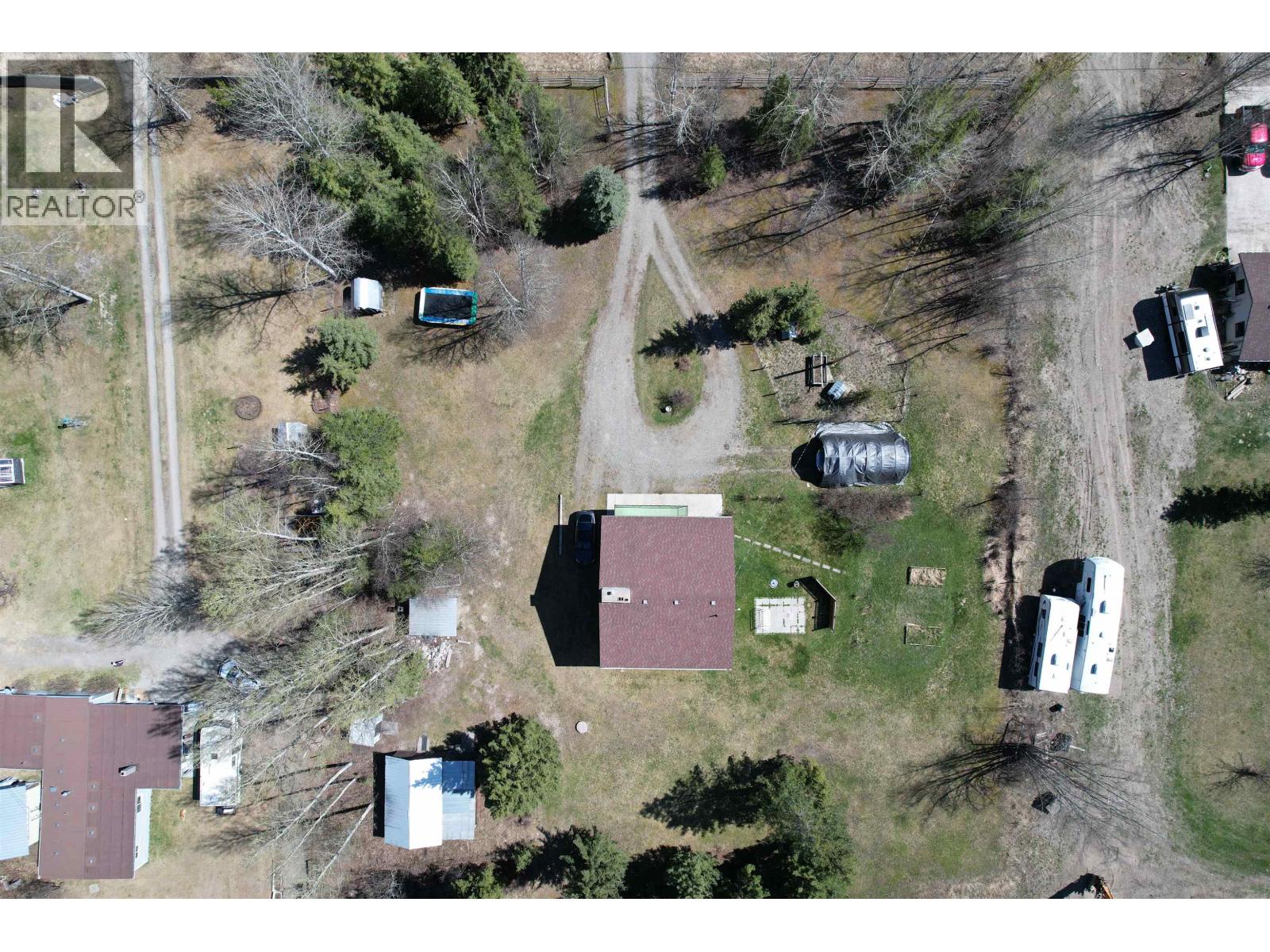 911 HESKETH ROAD - 8