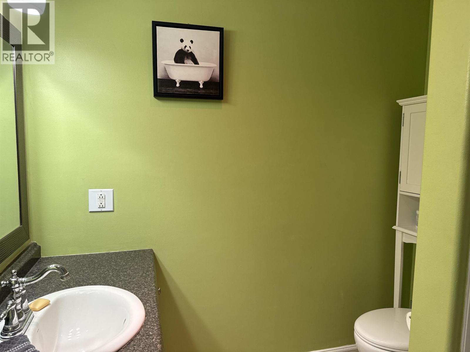 911 HESKETH ROAD - 27