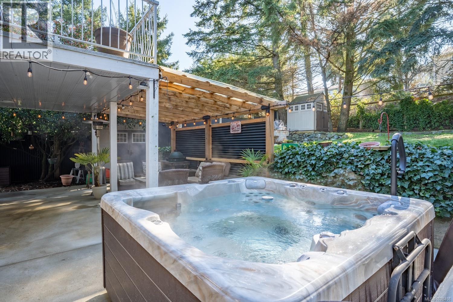7465 Fernmar Rd - 33