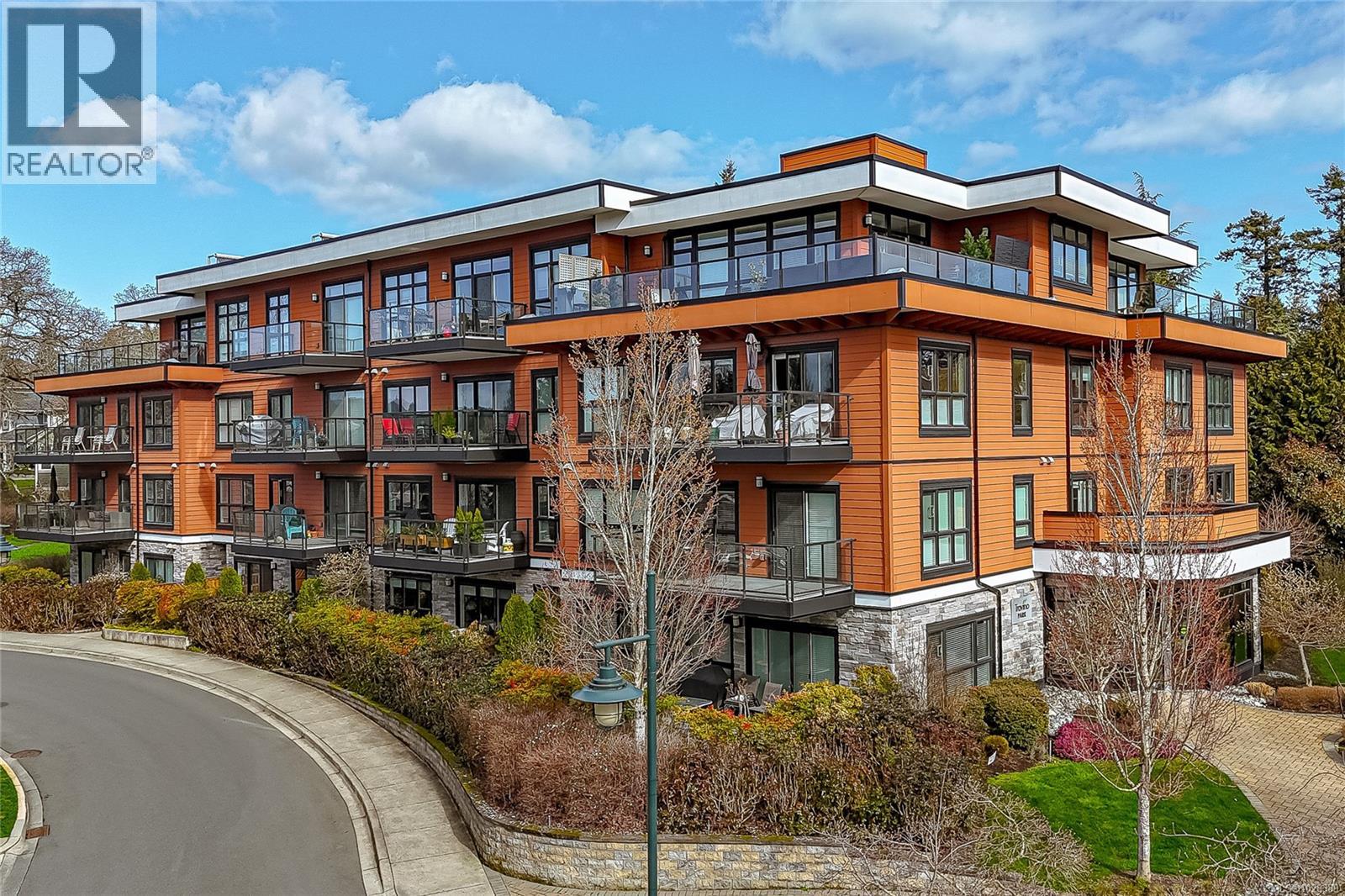 Single Family House for Sale in   Travino Lane Saanich 