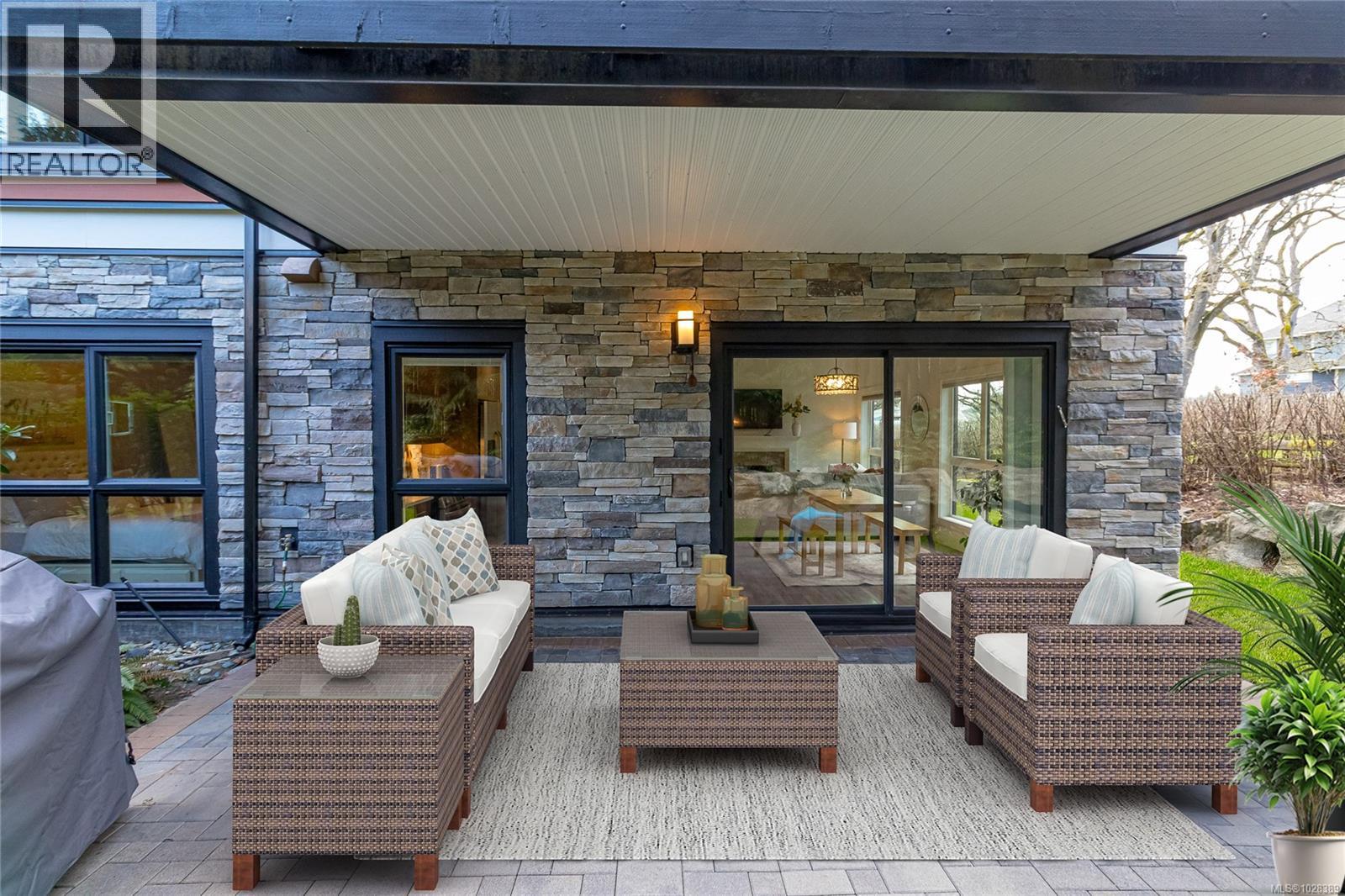 Single Family House for Sale in   Travino Lane Saanich 