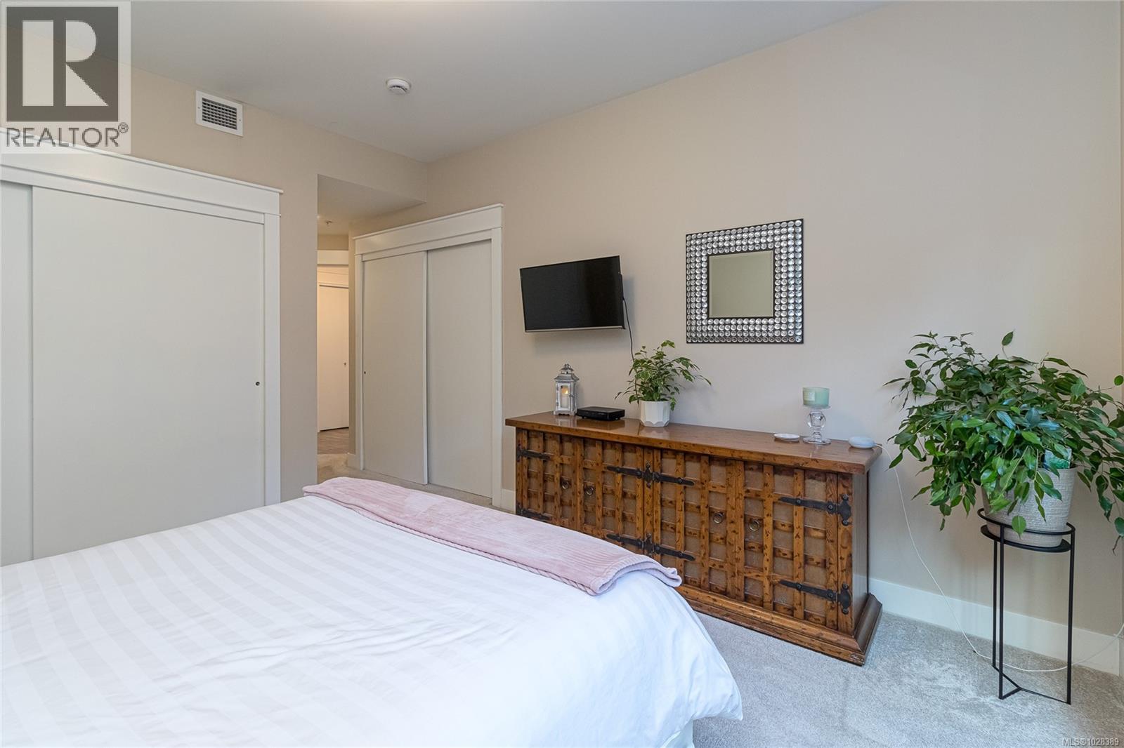 Single Family House for Sale in   Travino Lane Saanich 