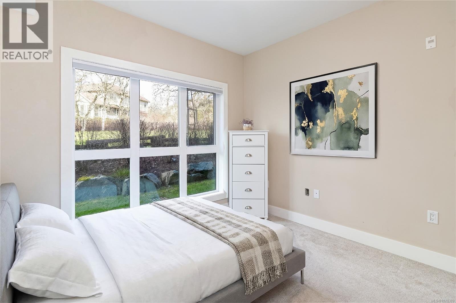 Single Family House for Sale in   Travino Lane Saanich 