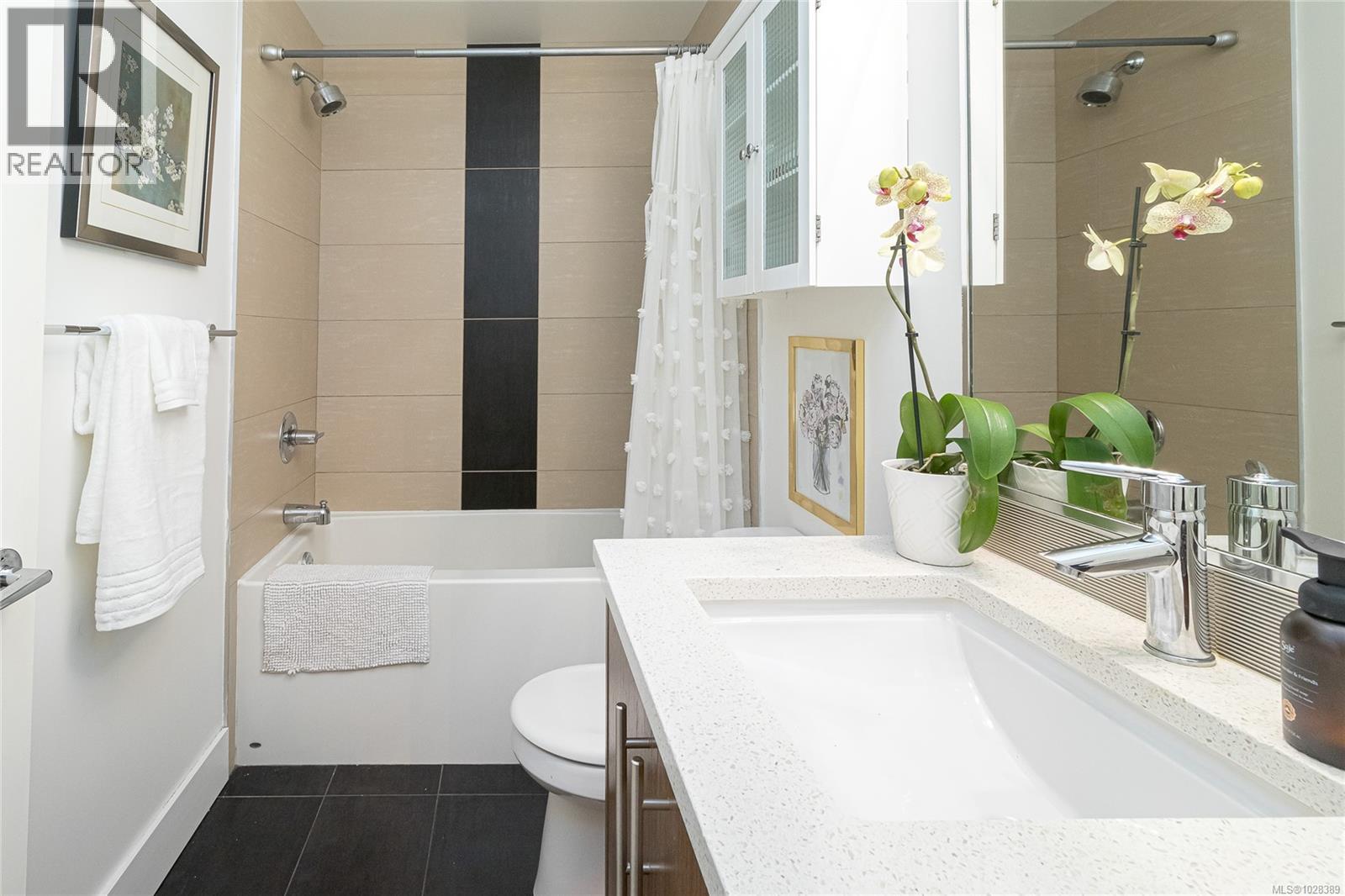 Single Family House for Sale in   Travino Lane Saanich 