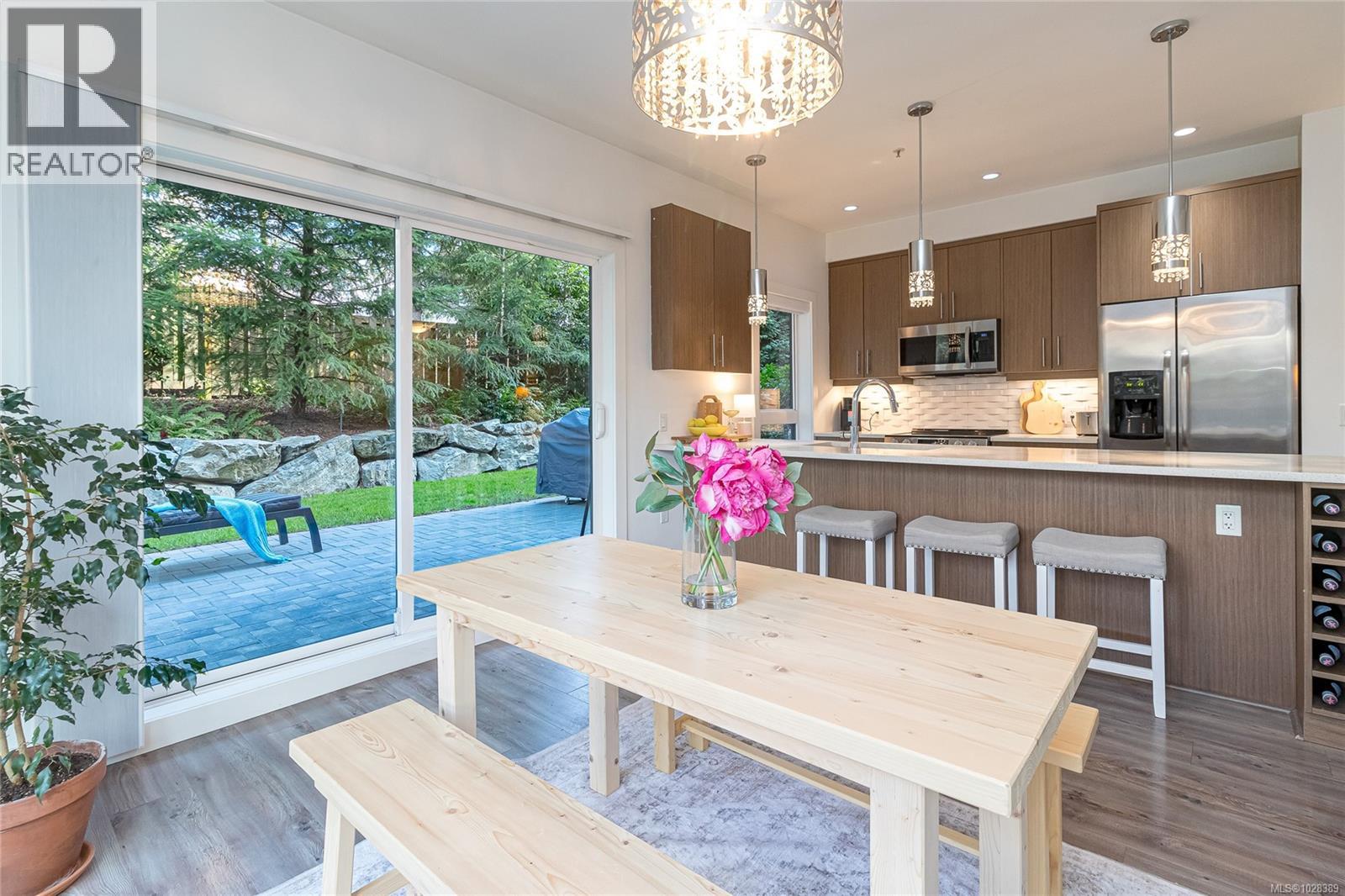 Single Family House for Sale in   Travino Lane Saanich 
