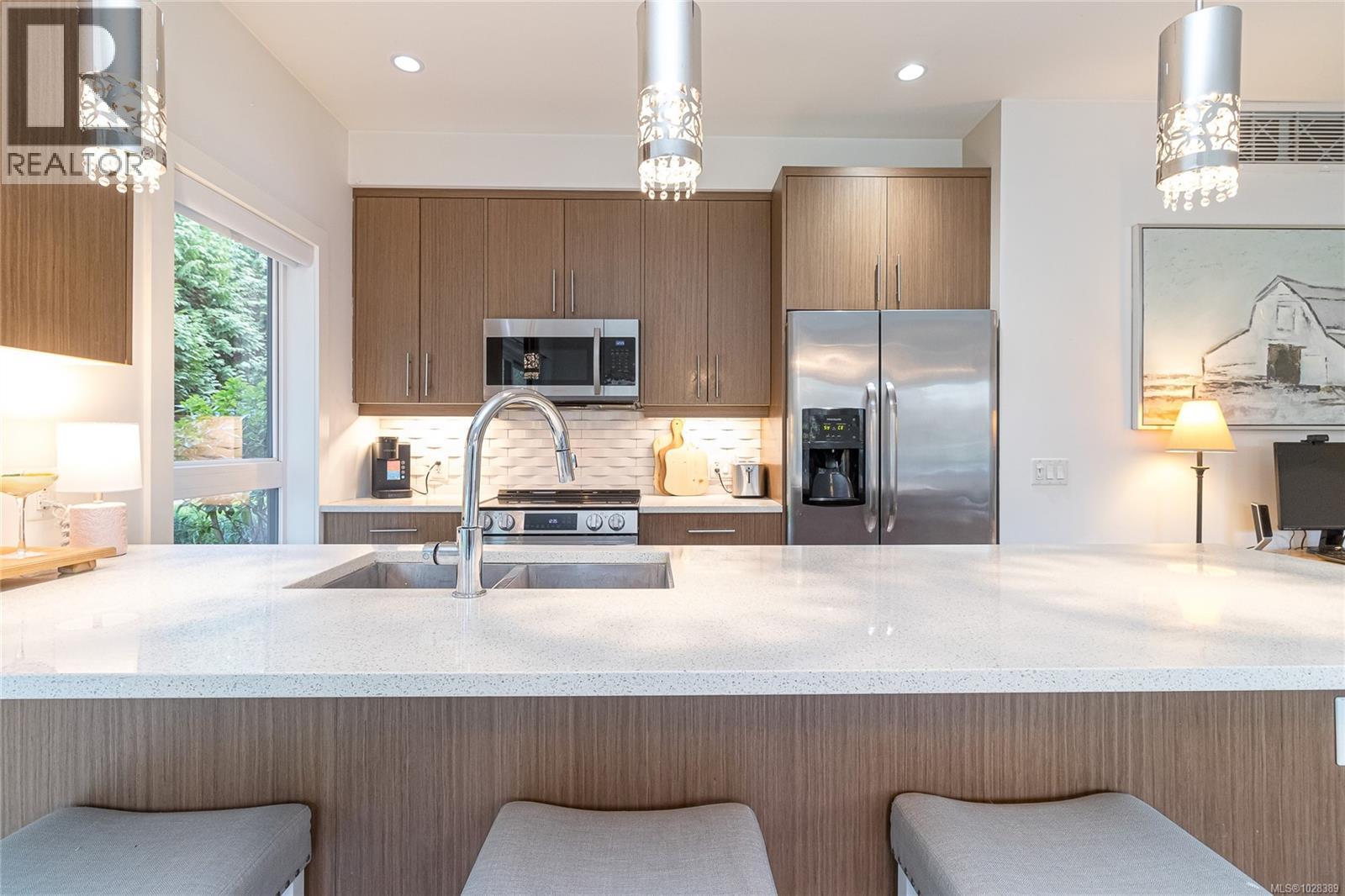 Single Family House for Sale in   Travino Lane Saanich 