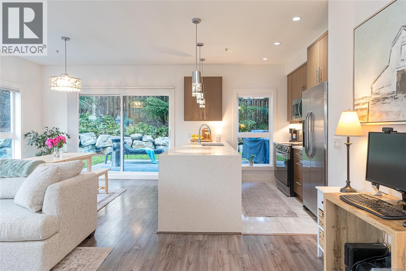 Single Family House for Sale in   Travino Lane Saanich 