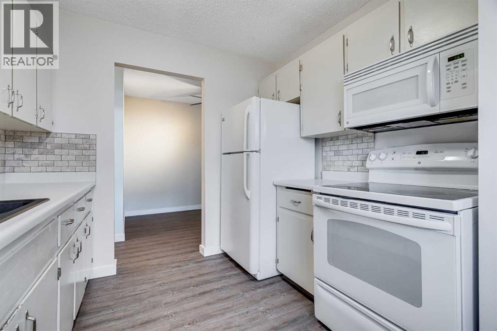 Multi-family House Bi-level for Sale in  &   Street SE Ogden Calgary 