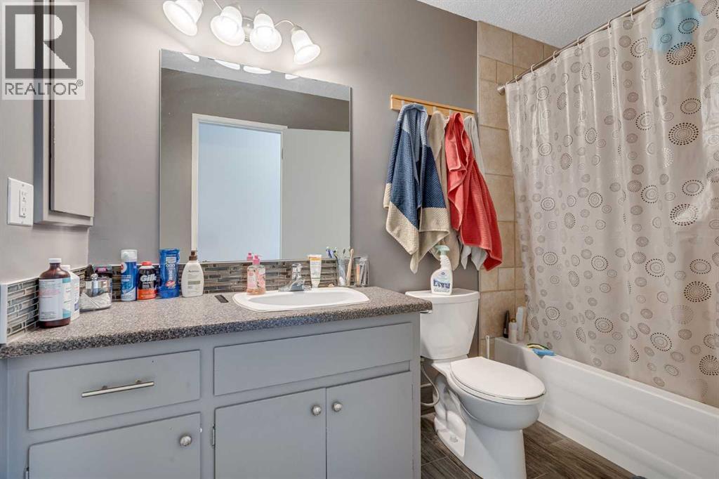 Multi-family House Bi-level for Sale in  &   Street SE Ogden Calgary 