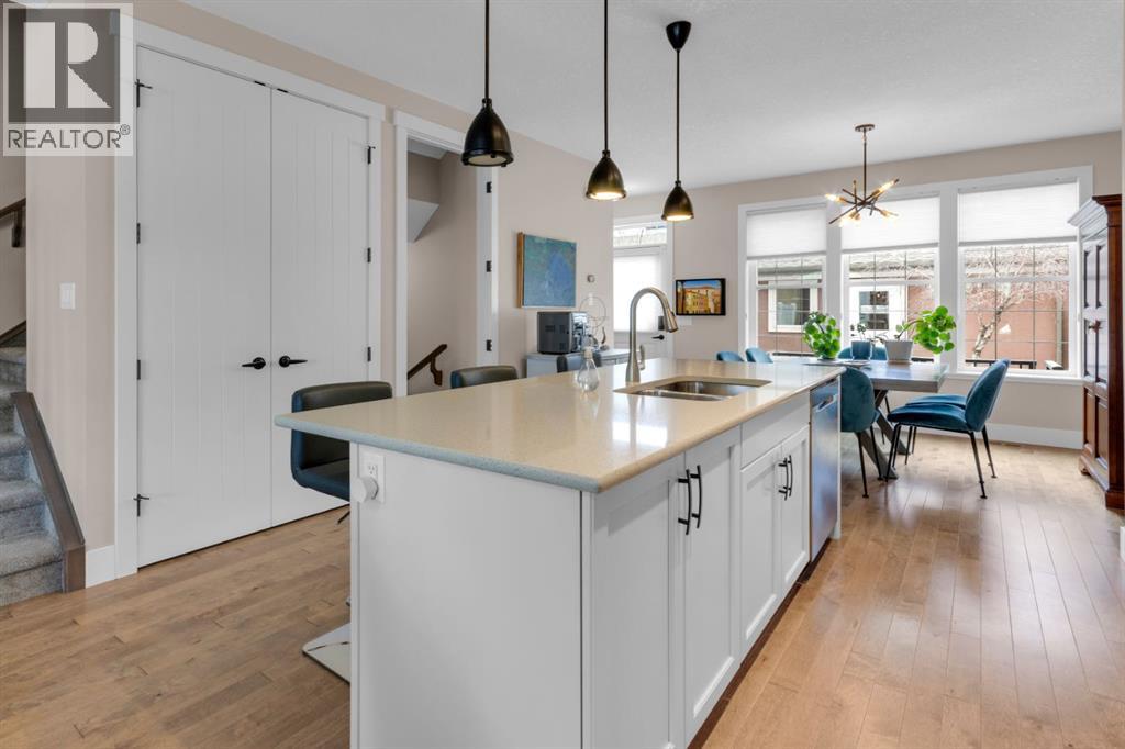 Single Family House for Sale in  Quarry Park Boulevard SE Douglasdale/Glen Calgary 