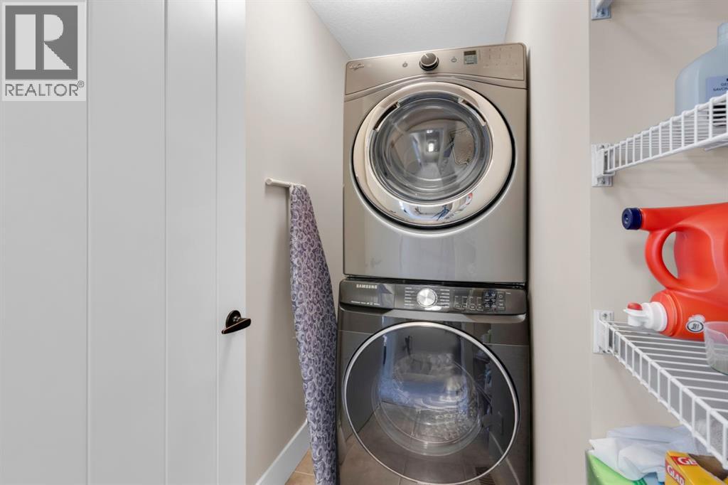 Single Family House for Sale in  Quarry Park Boulevard SE Douglasdale/Glen Calgary 