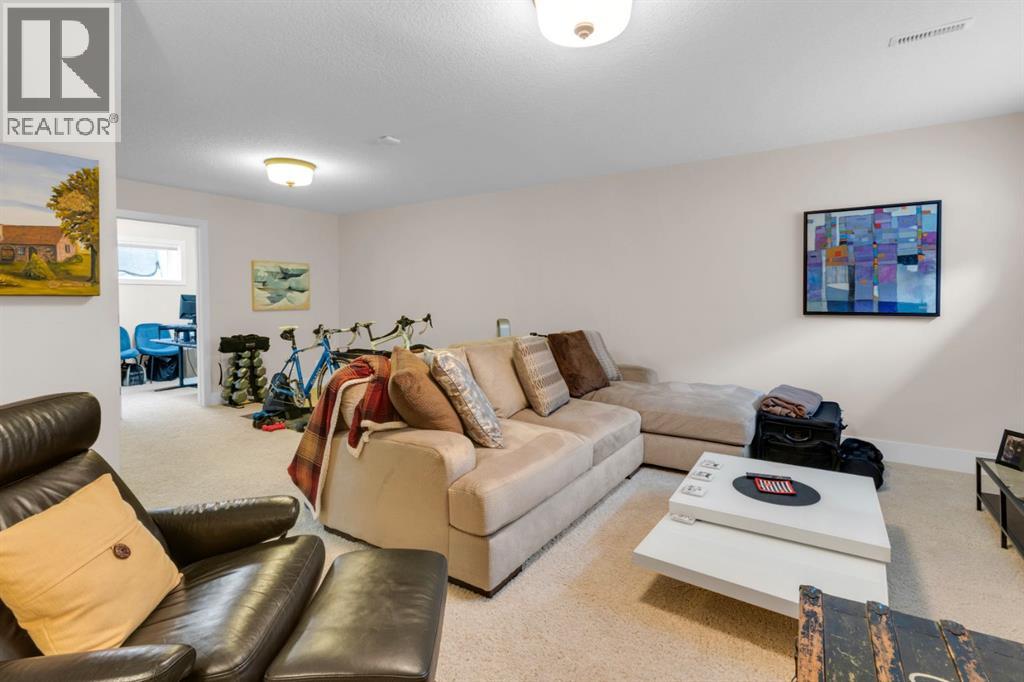 Single Family House for Sale in  Quarry Park Boulevard SE Douglasdale/Glen Calgary 