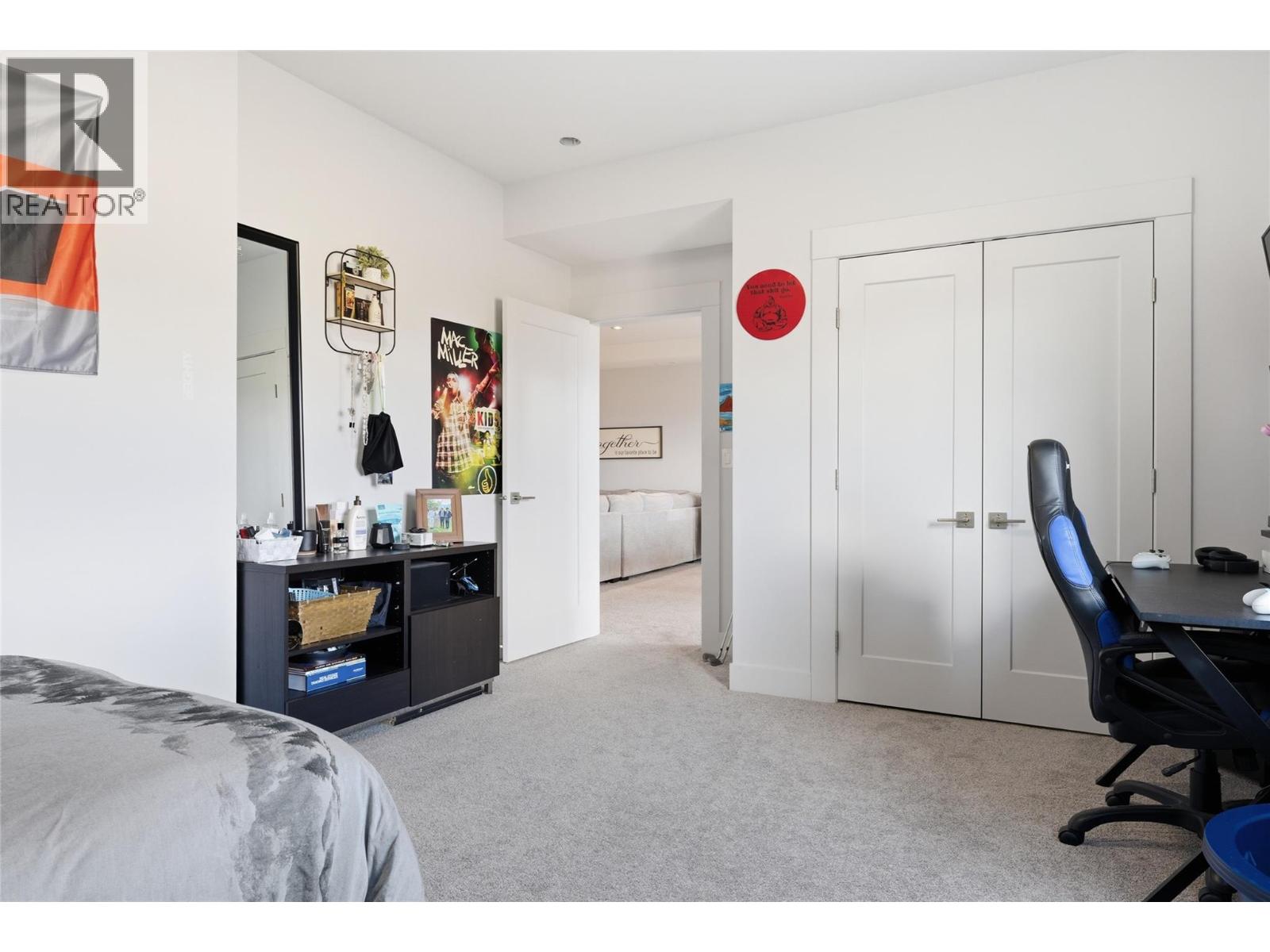 463 Golfview Place - 32