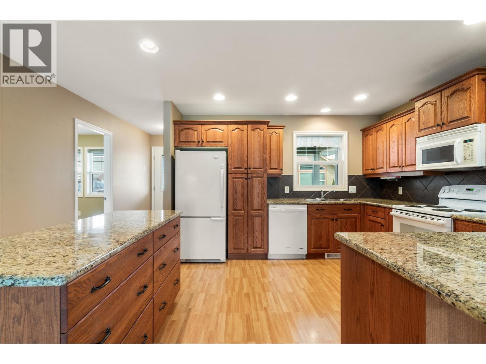 1231 10 Street SW Unit# 19, Salmon Arm