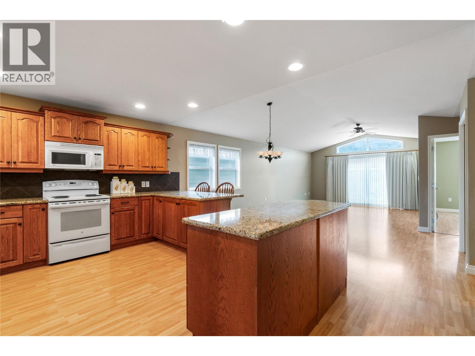 1231 10 Street SW Unit# 19, Salmon Arm