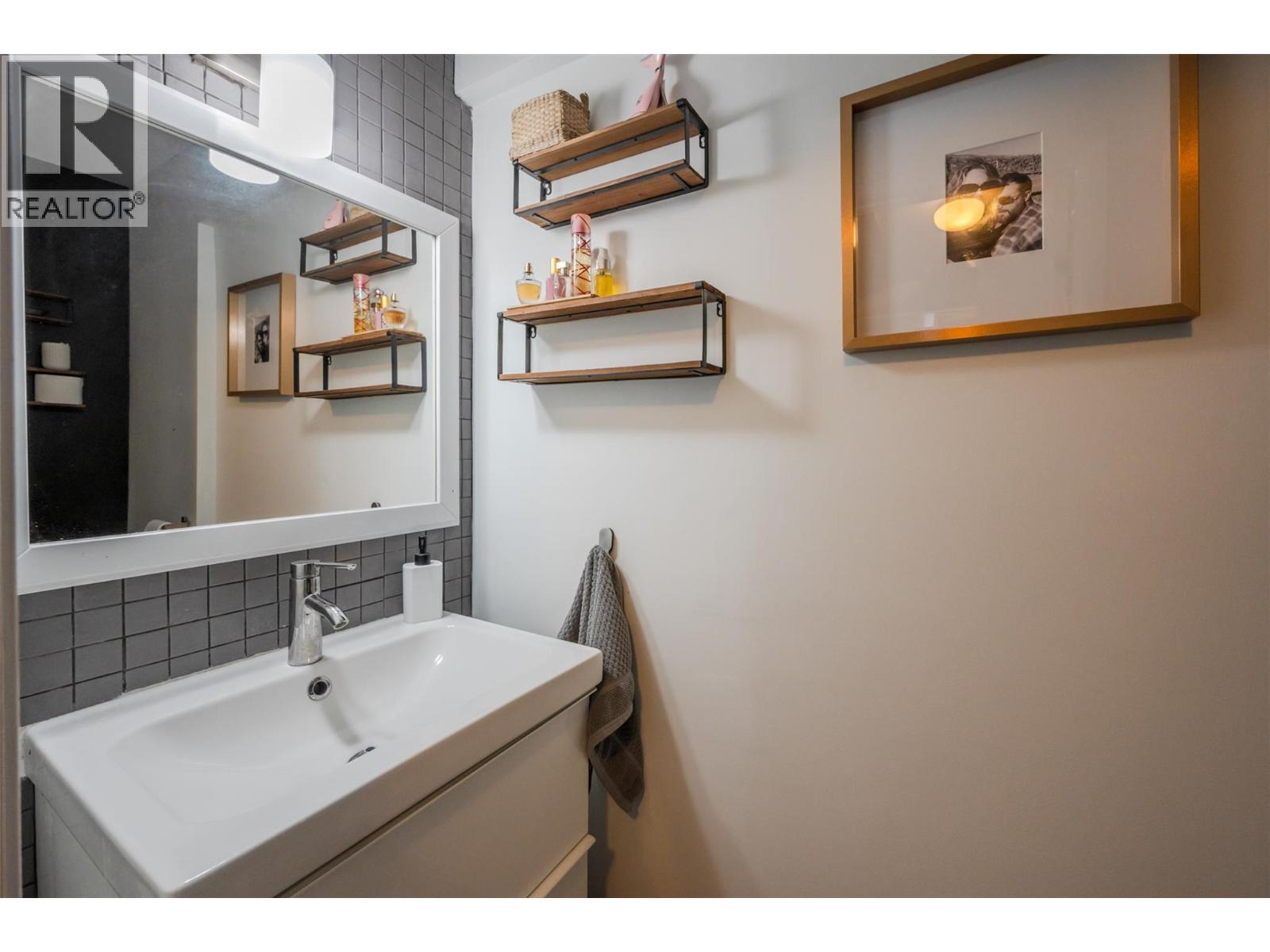 8043 VEDETTE Drive Unit# 1A, Osoyoos