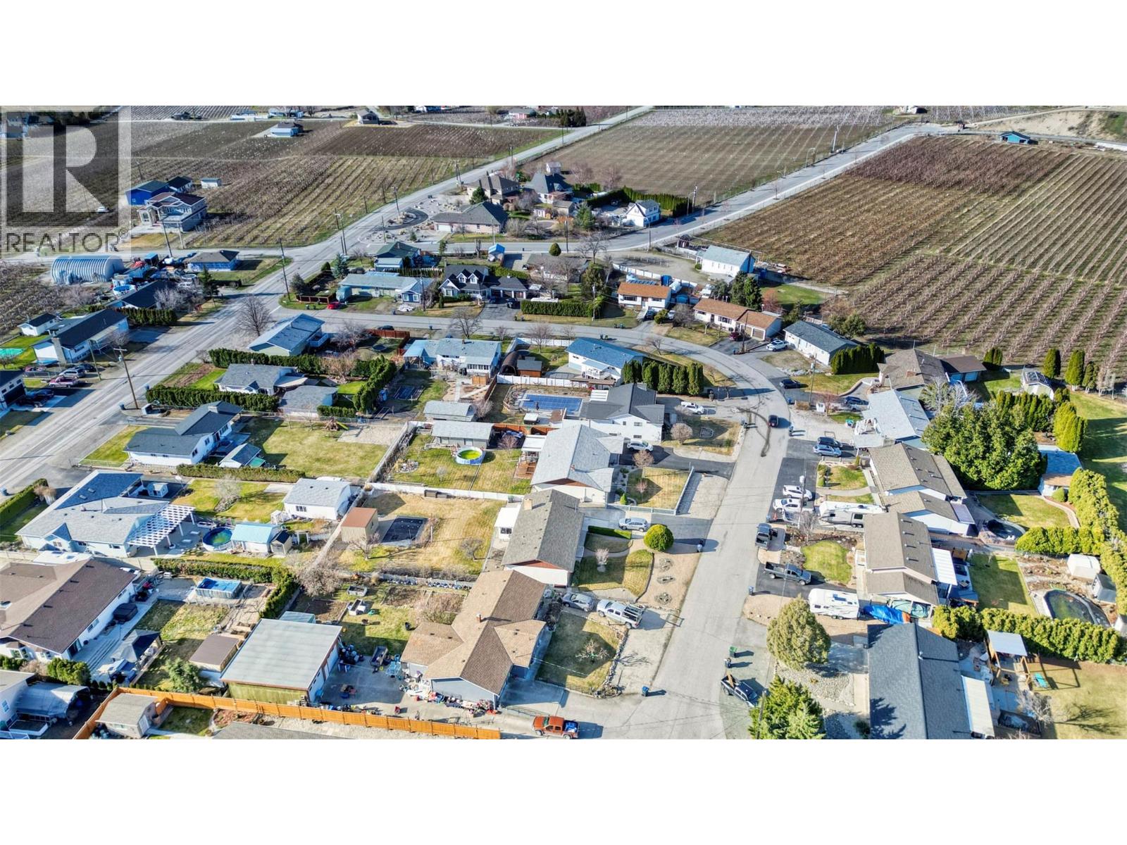 5883 FAIRVIEW Place, Oliver