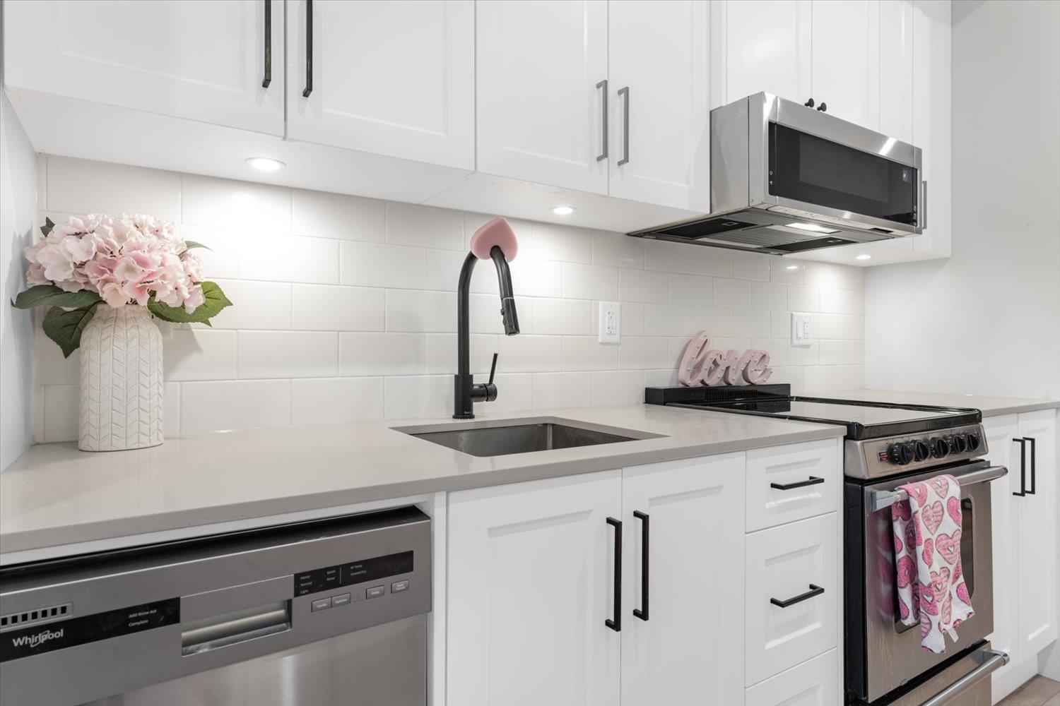 107 6045 CHILLIWACK RIVER ROAD, Sardis South, Chilliwack