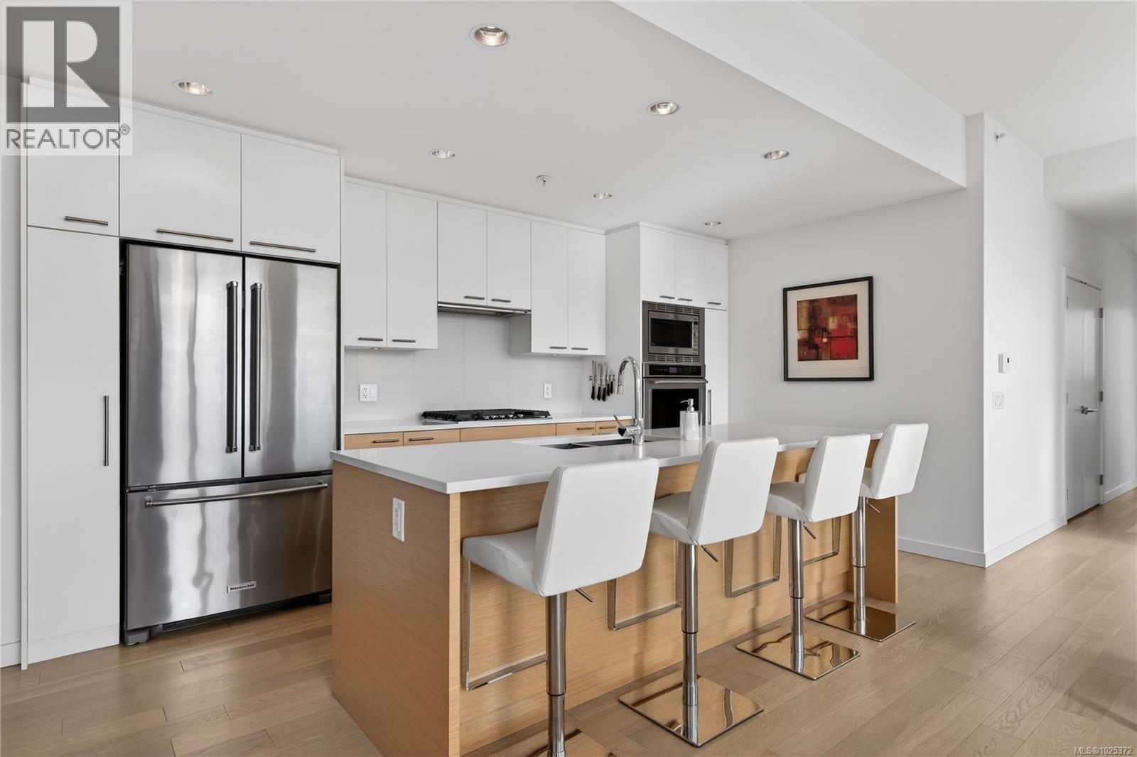 #602 4011 RAINBOW HILL LANE - Image 2