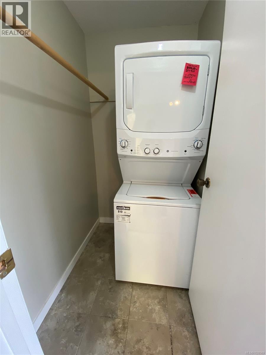 531 SAVARY CRES - 12