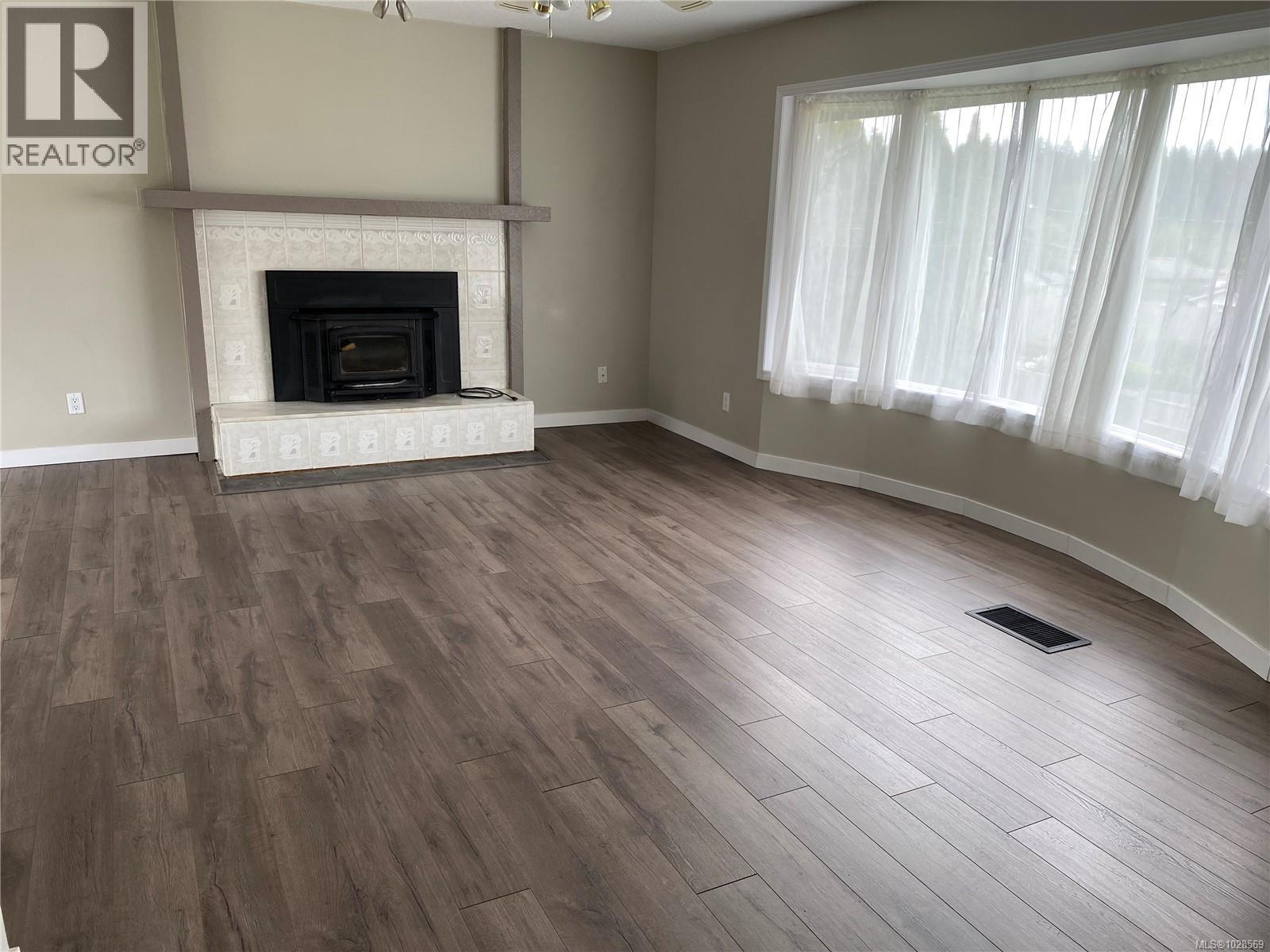531 Savary Cres - 2