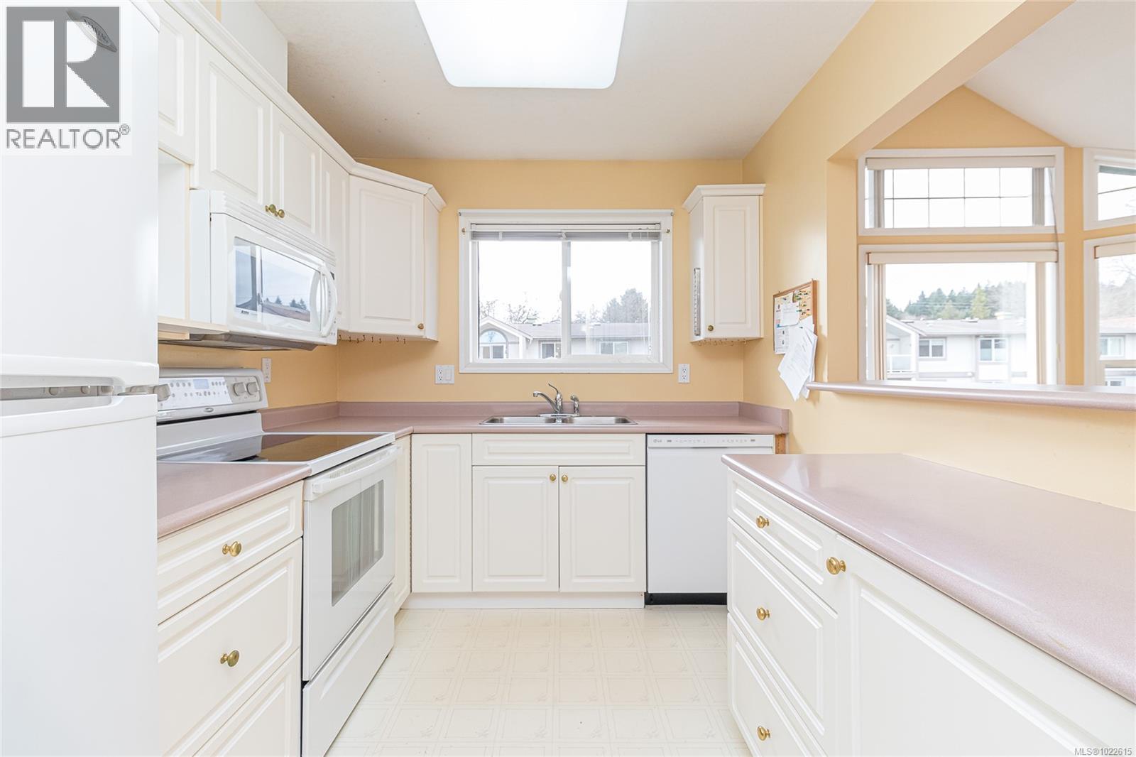 303 245 First St, Duncan