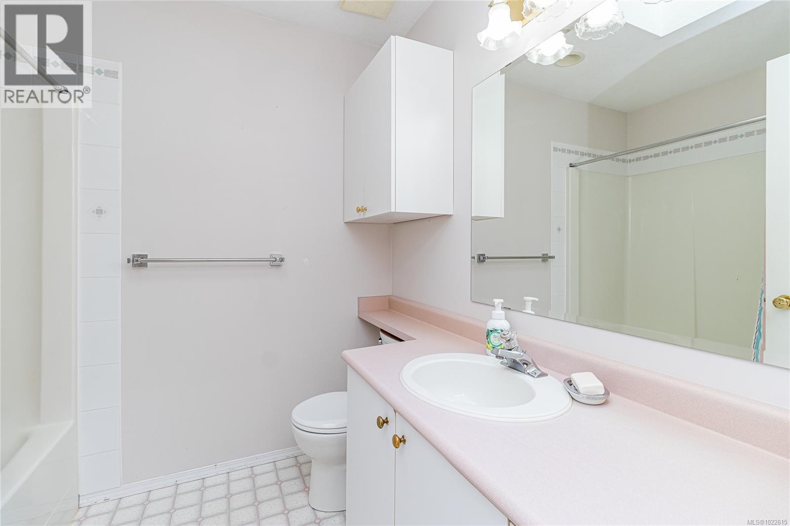 303 245 First St, Duncan