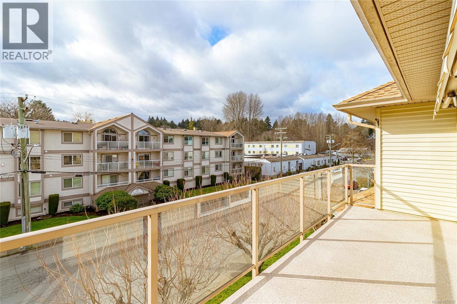 303 245 First St, Duncan