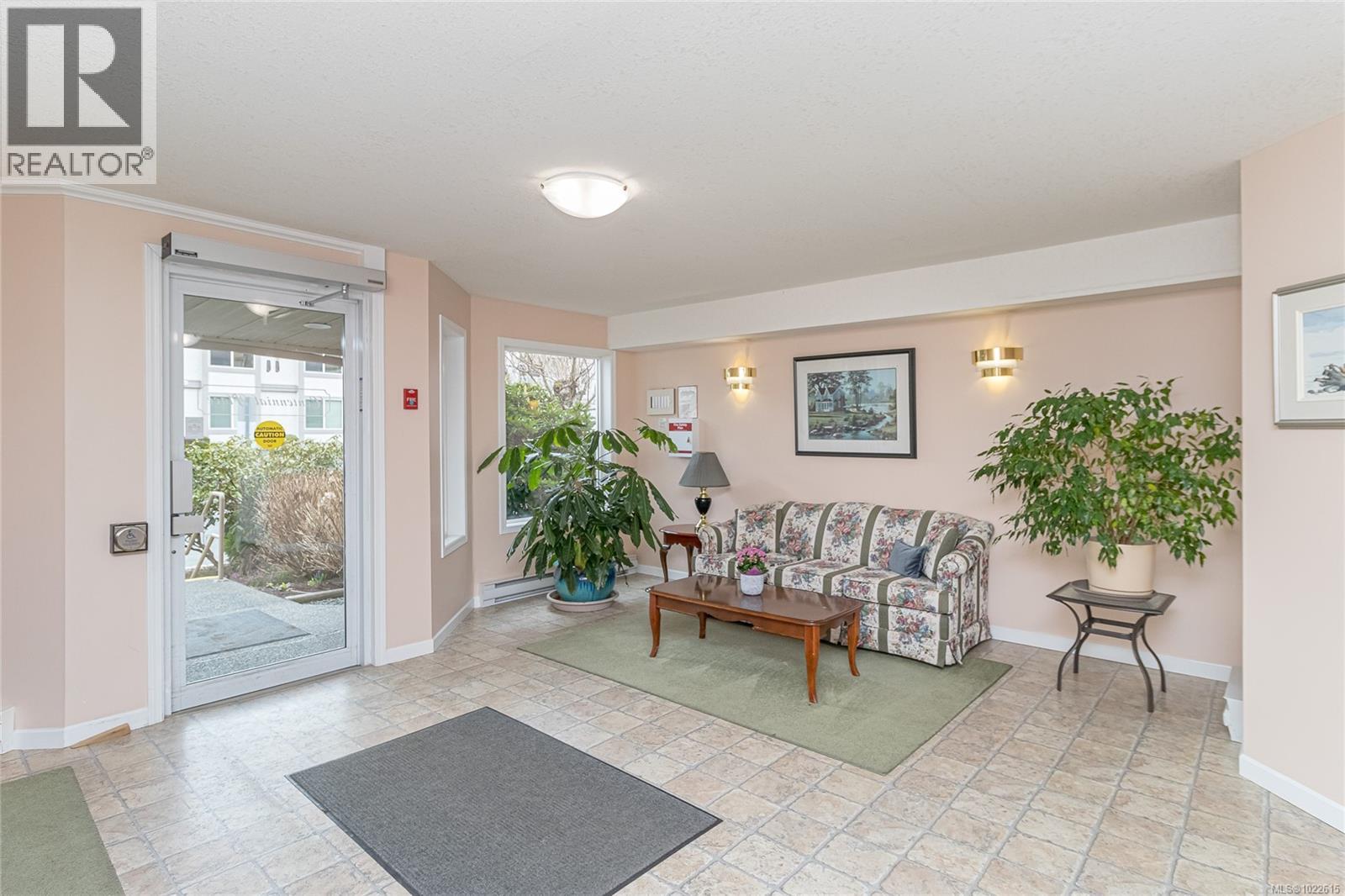 303 245 First St, Duncan