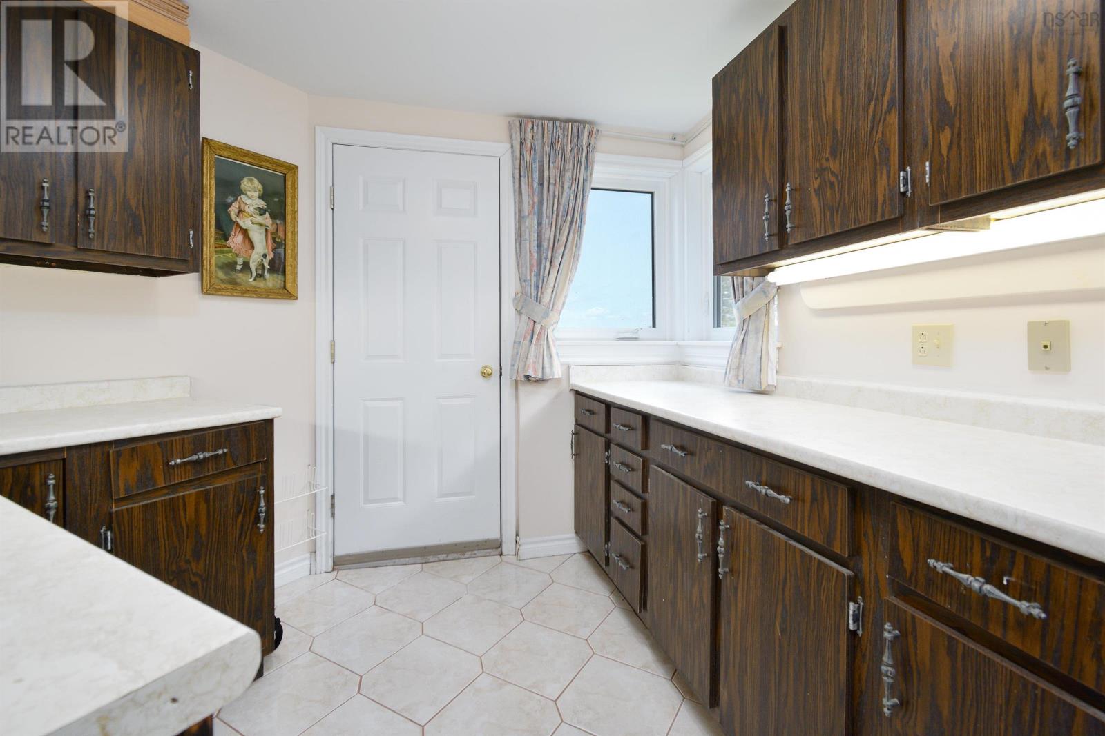 Property 33 of 51 of 2641 West Bay Road