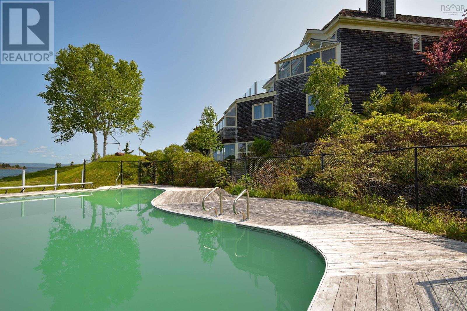 Property 37 of 51 of 2641 West Bay Road