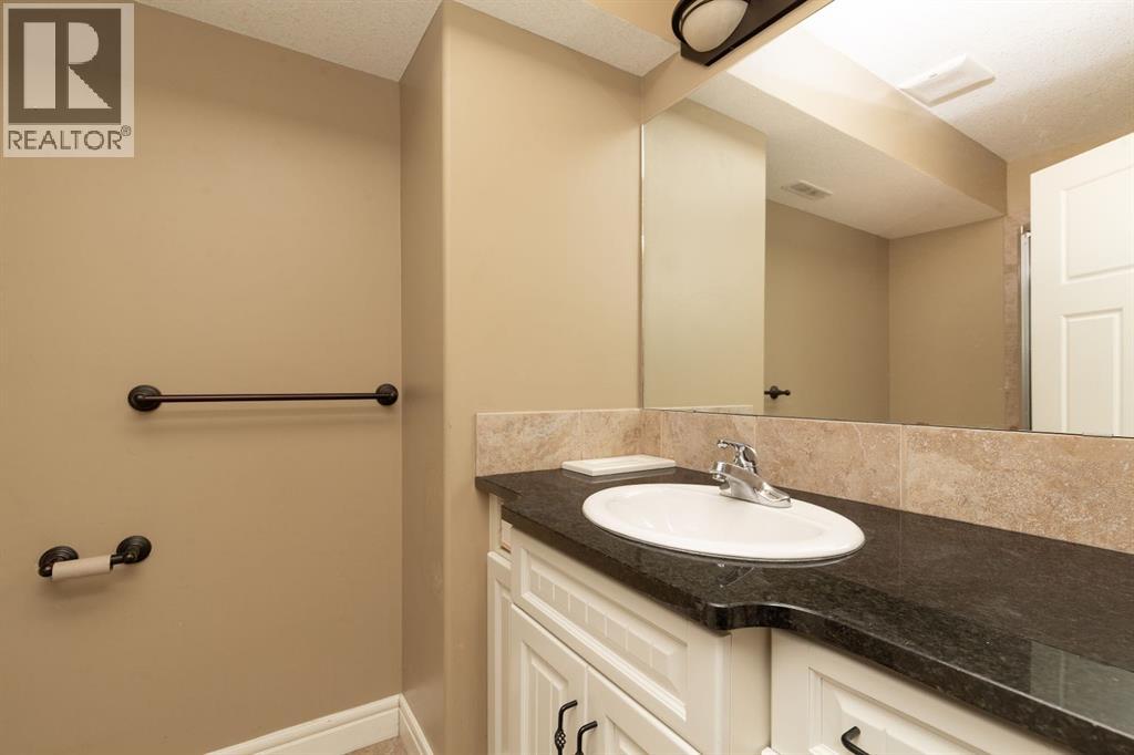 Single Family House for Sale in  Mt Sundance Manor W Sunridge Lethbridge 