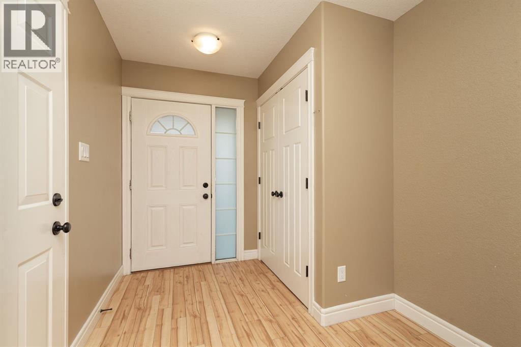 Single Family House for Sale in  Mt Sundance Manor W Sunridge Lethbridge 