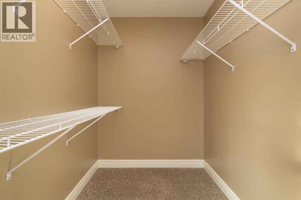 Single Family House for Sale in  Mt Sundance Manor W Sunridge Lethbridge 