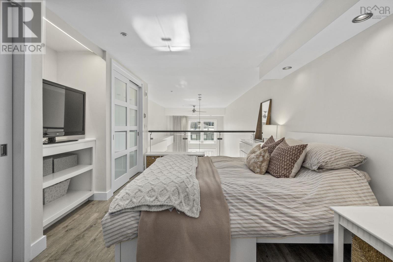 Property 26 of 50 of 216 5662 Roberts Street