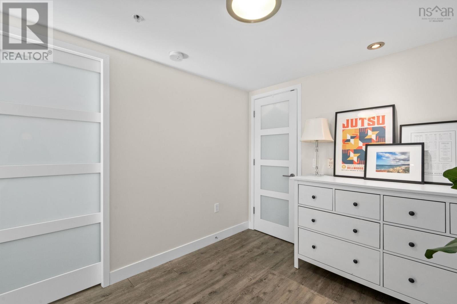 Property 21 of 50 of 216 5662 Roberts Street