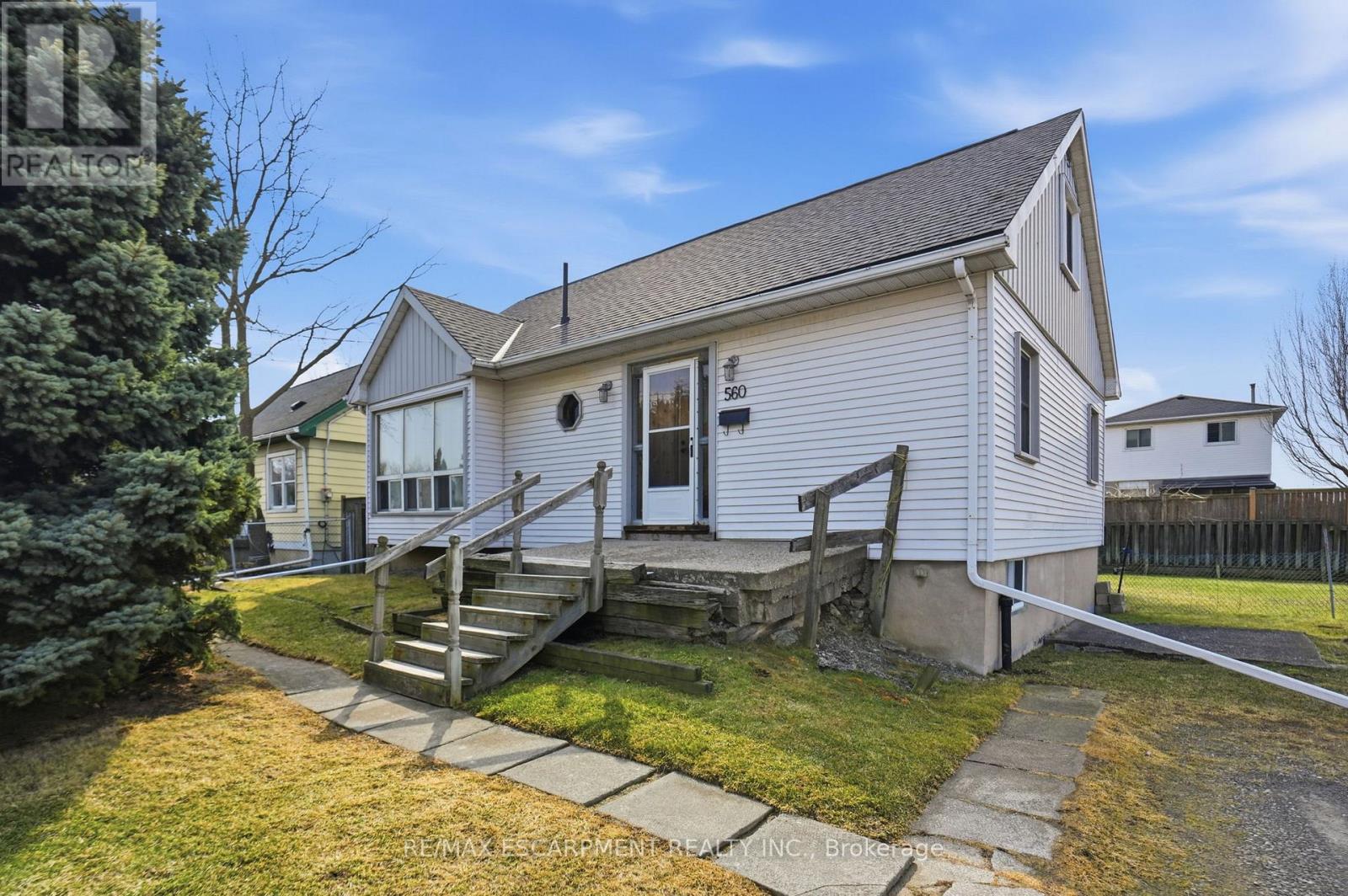 560 STONE CHURCH ROAD E