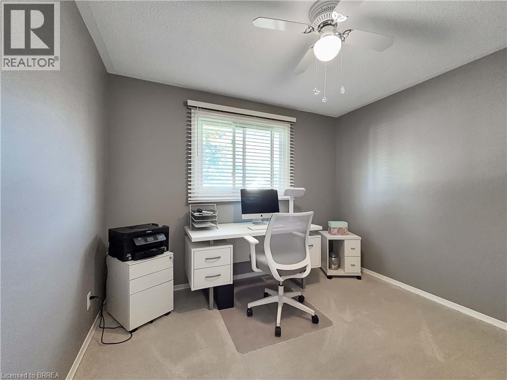 46 DAVIS Street W - 13