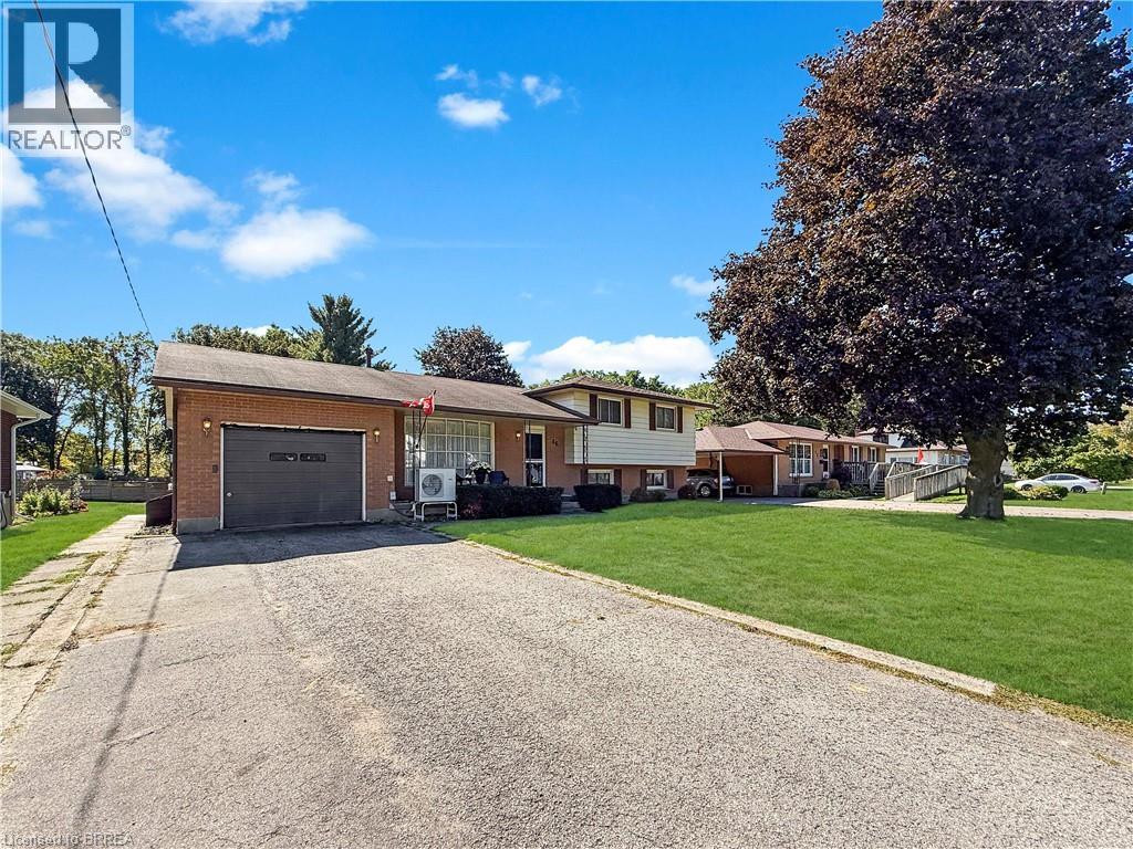 46 DAVIS Street W - 2