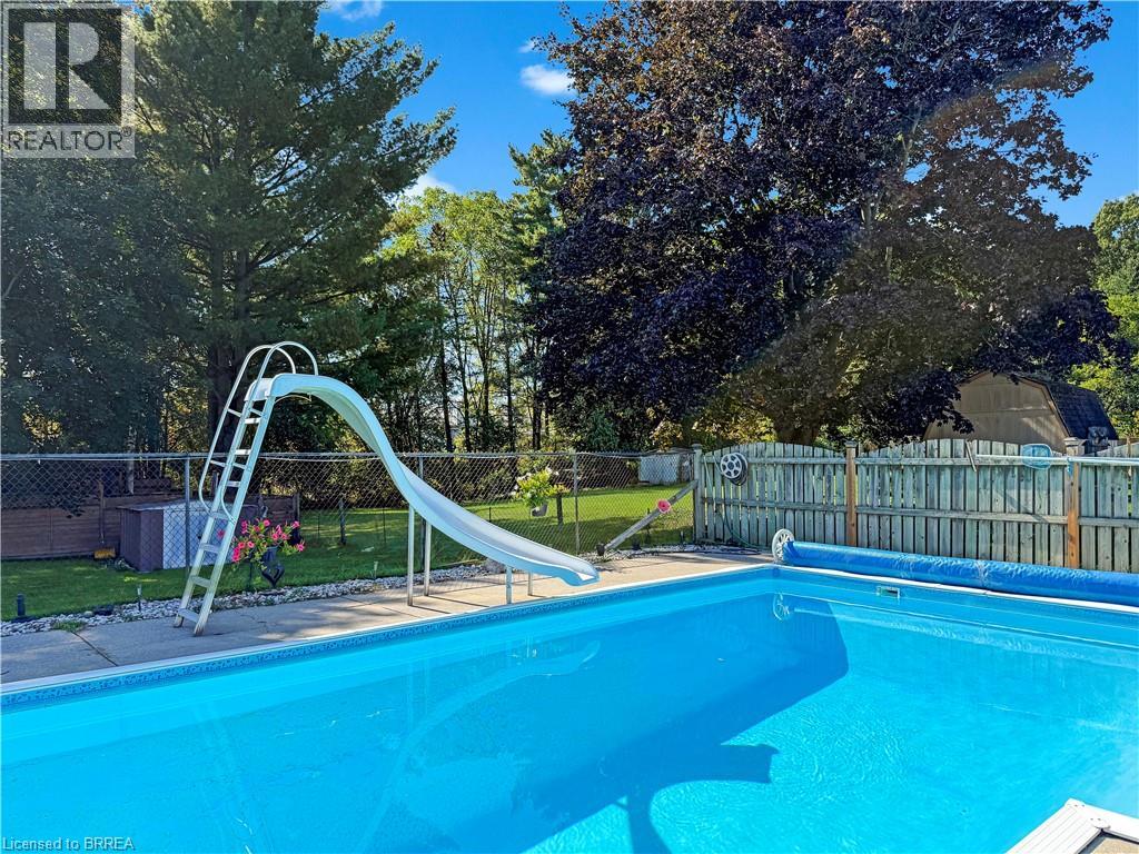 46 DAVIS Street W - 40