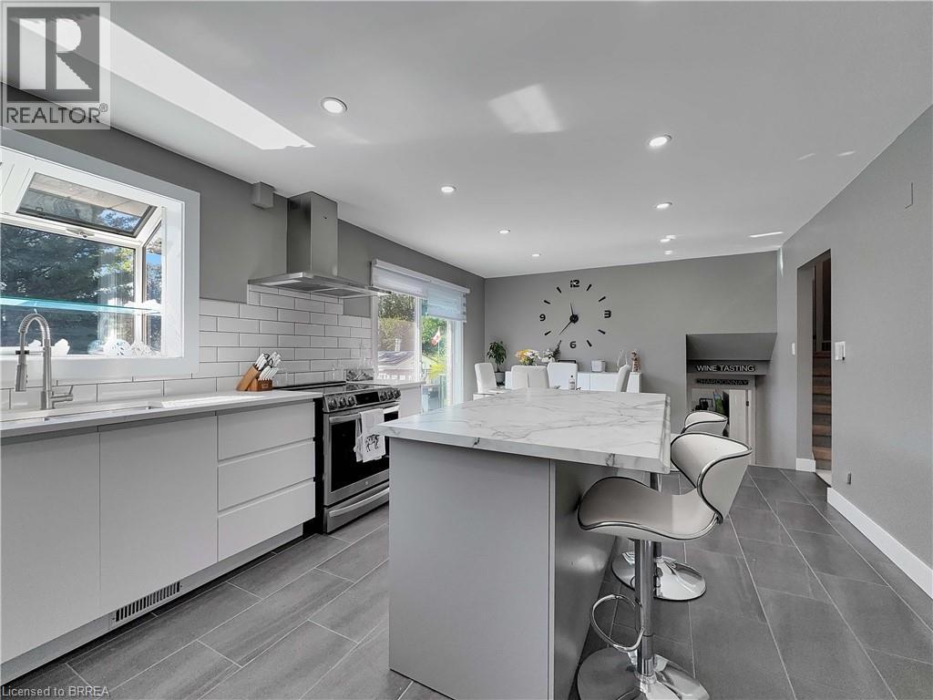 46 DAVIS Street W - 7