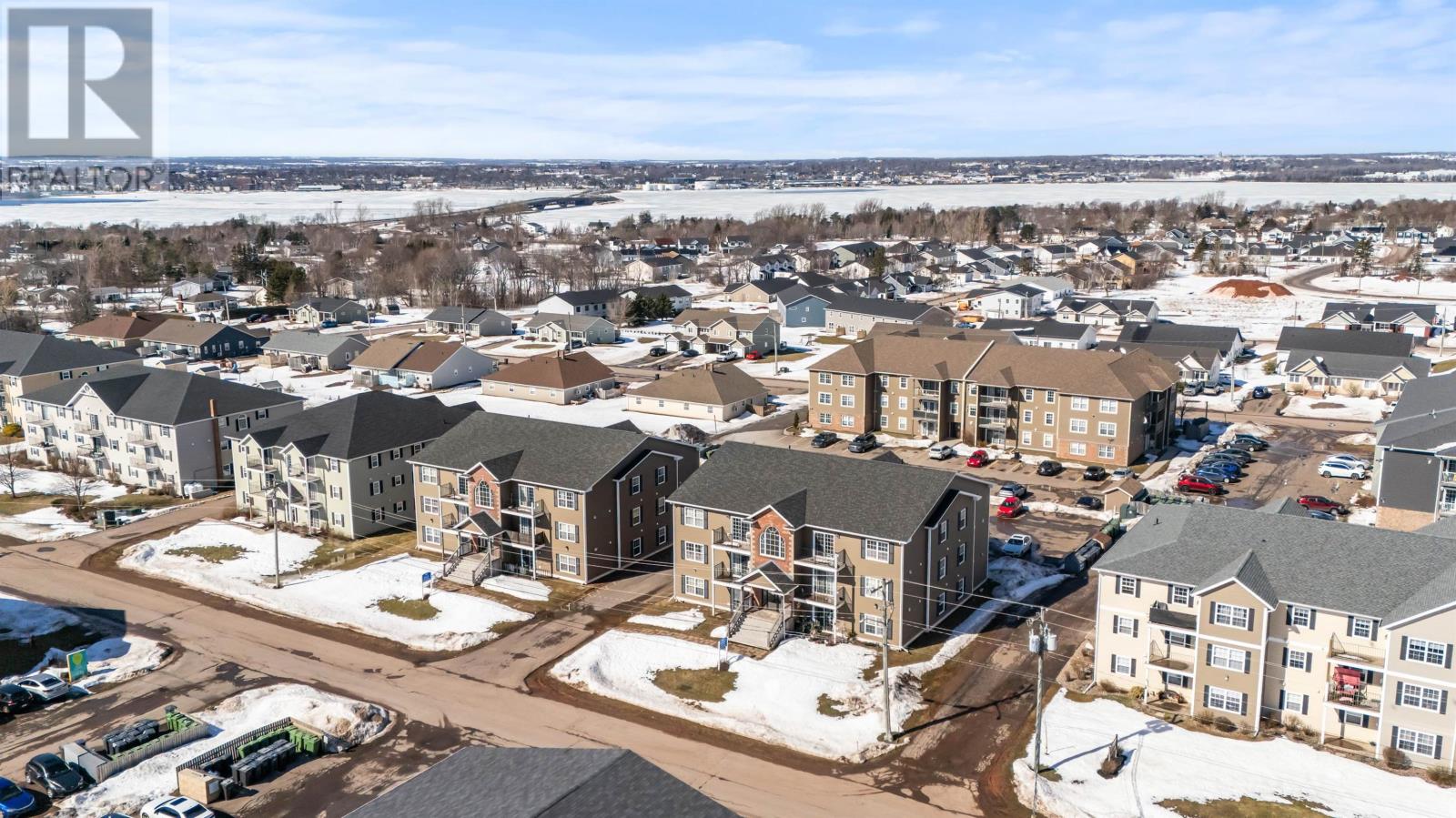 #104 67 DUCK'S LANDING - 37