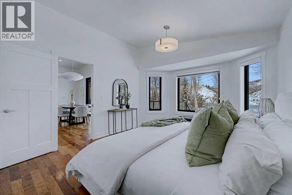 Single Family House Bi-level for Sale in  Bow Crescent NW Bowness Calgary 