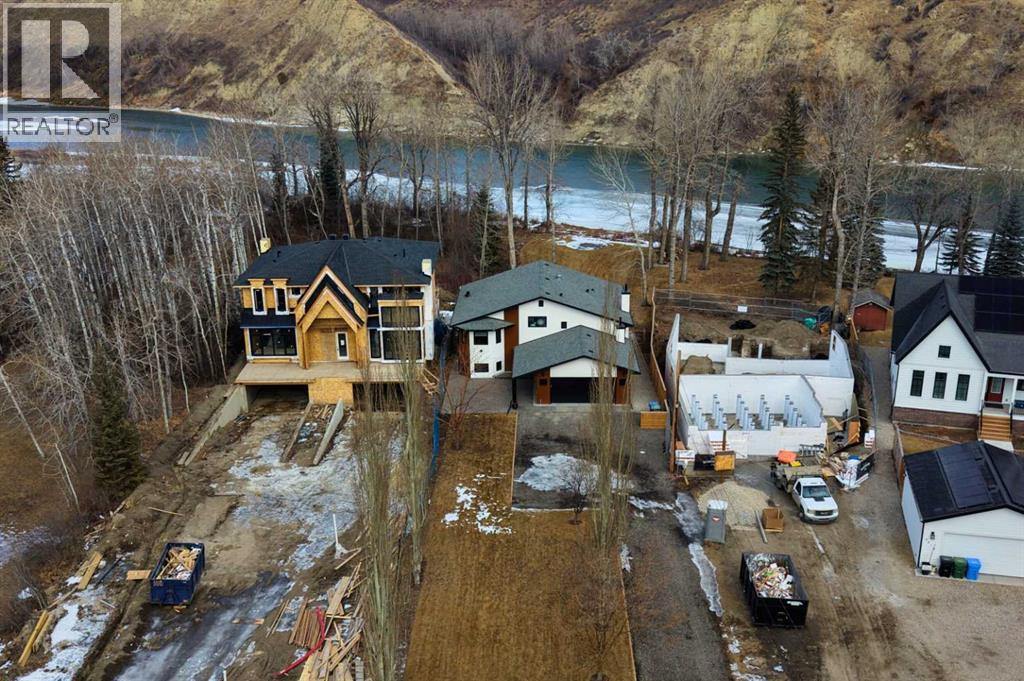 Single Family House Bi-level for Sale in  Bow Crescent NW Bowness Calgary 