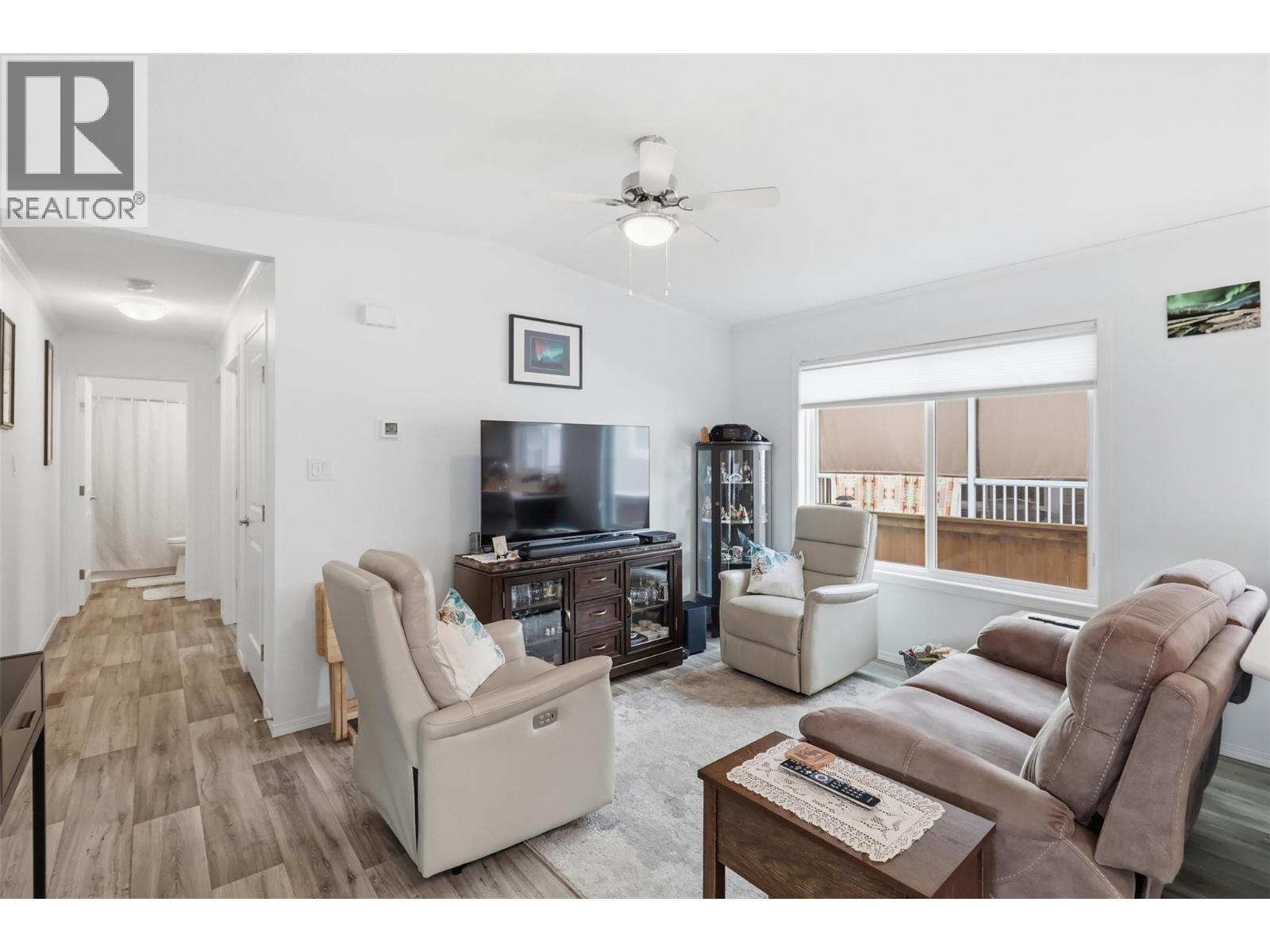 #26 712 SHUSWAP ROAD E - 9