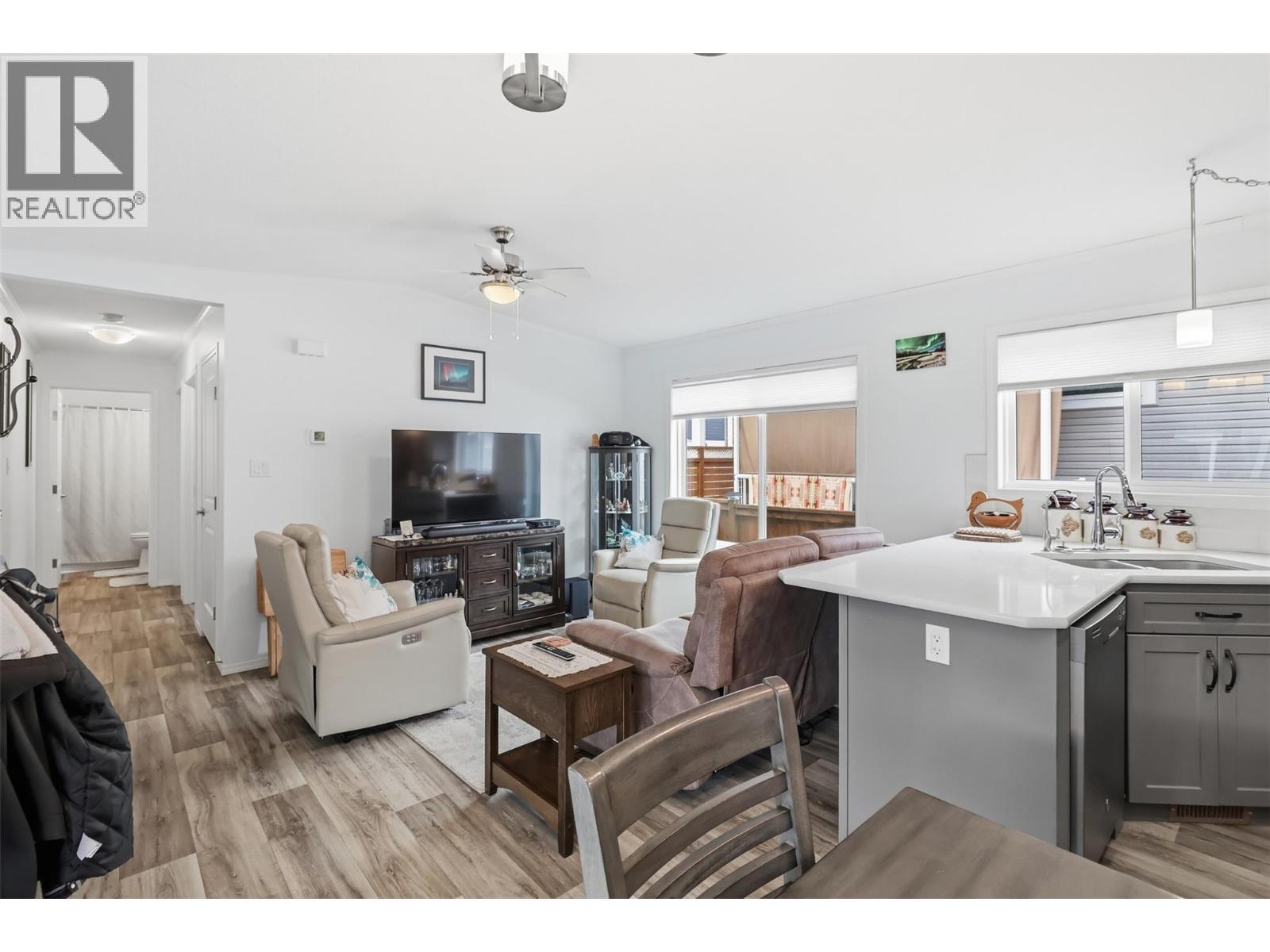 #26 712 Shuswap Road E - 8